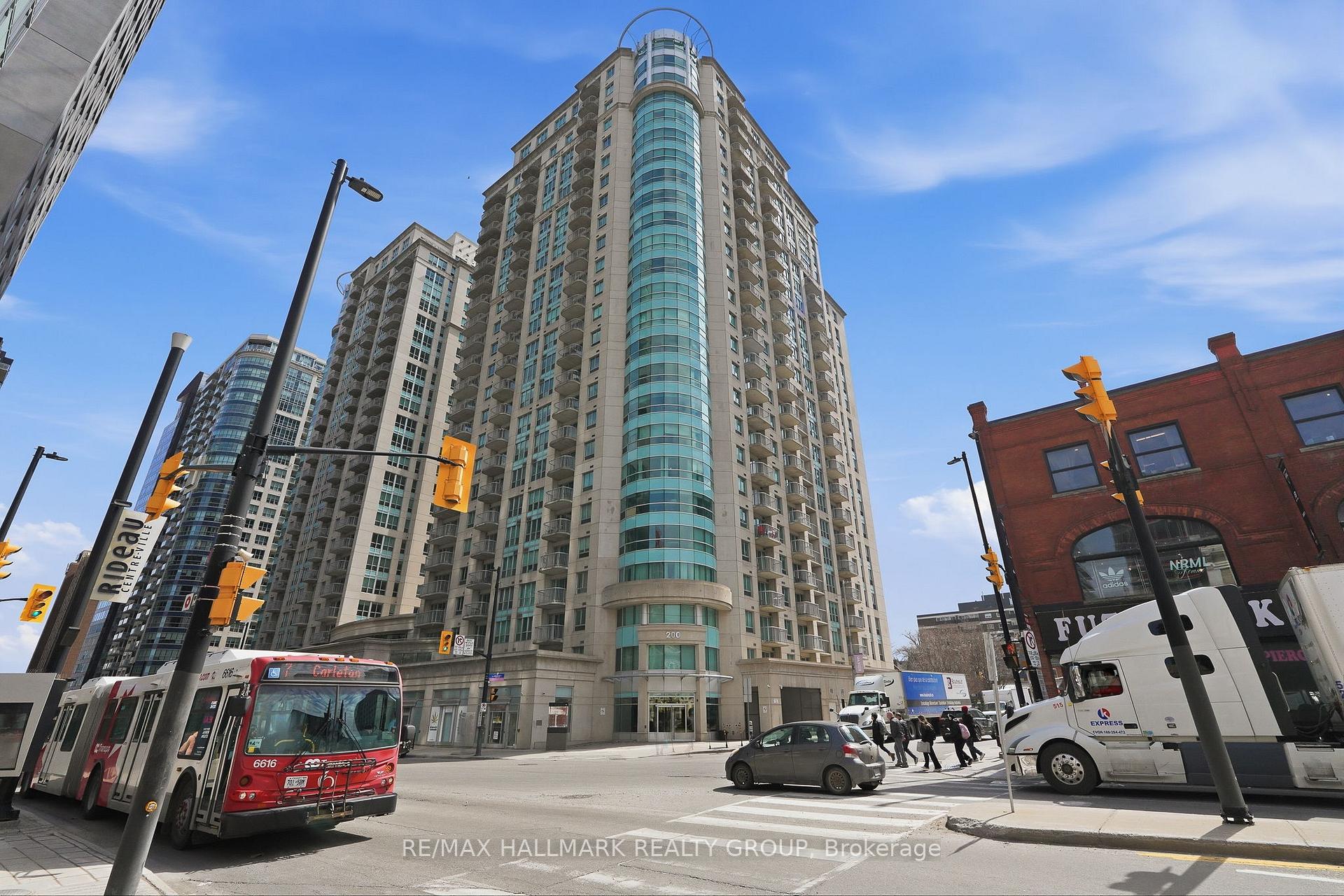 Front of Unit 809, 200 Rideau Street
