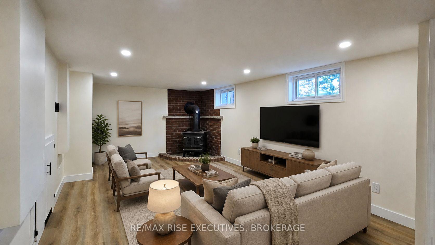 Photo 24 of 47 Henry Crescent, Loyalist, Amherstview — HOMEH
