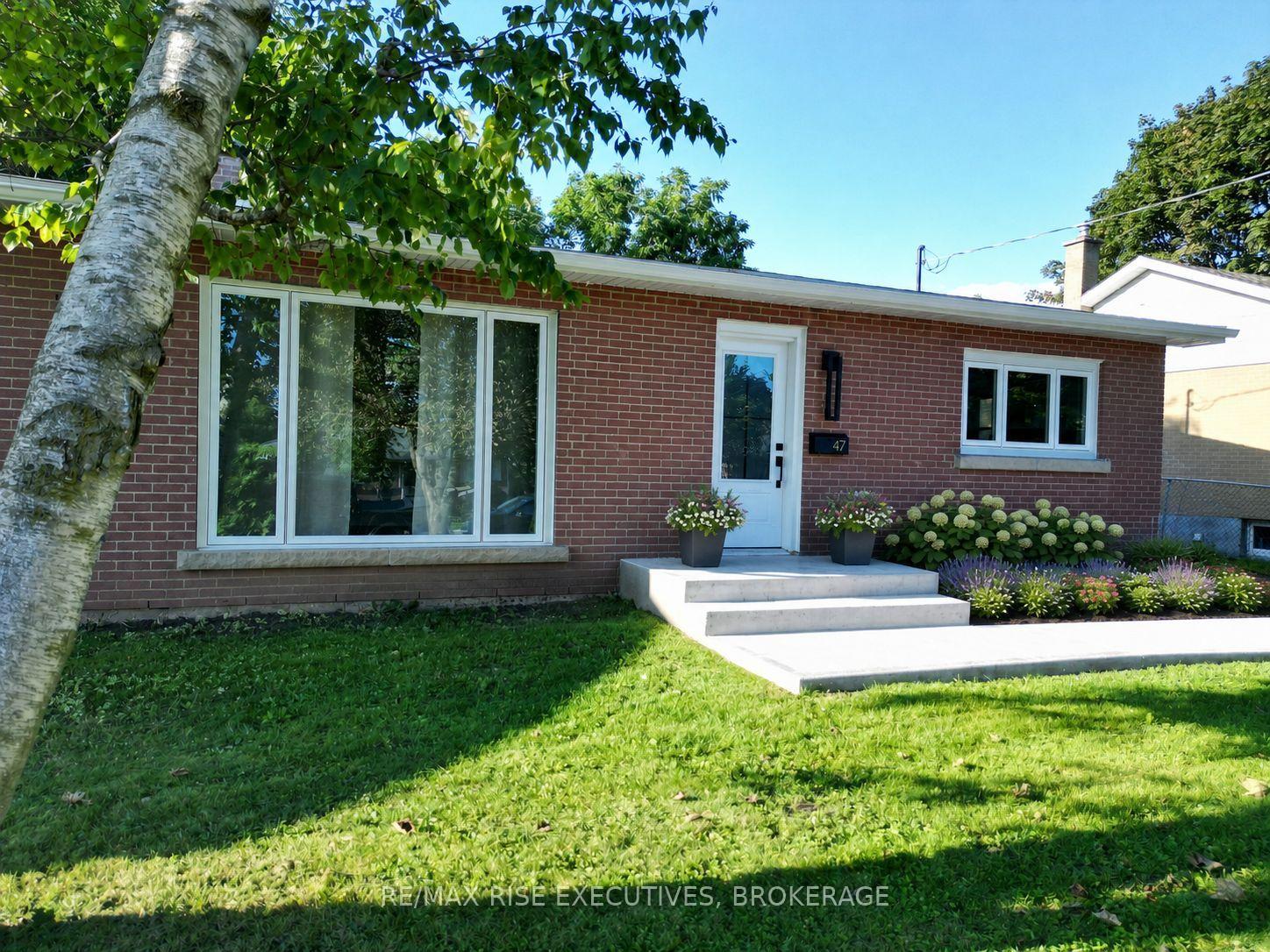 Photo 25 of 47 Henry Crescent, Loyalist, Amherstview — HOMEH
