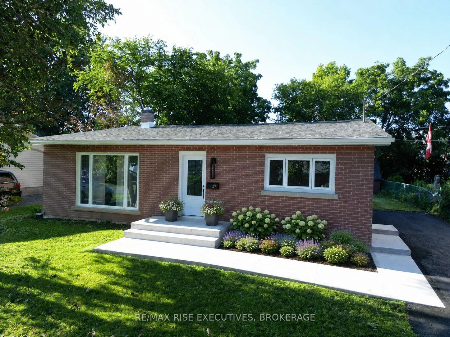 Photo 9 of 47 Henry Crescent, Loyalist, Amherstview — HOMEH