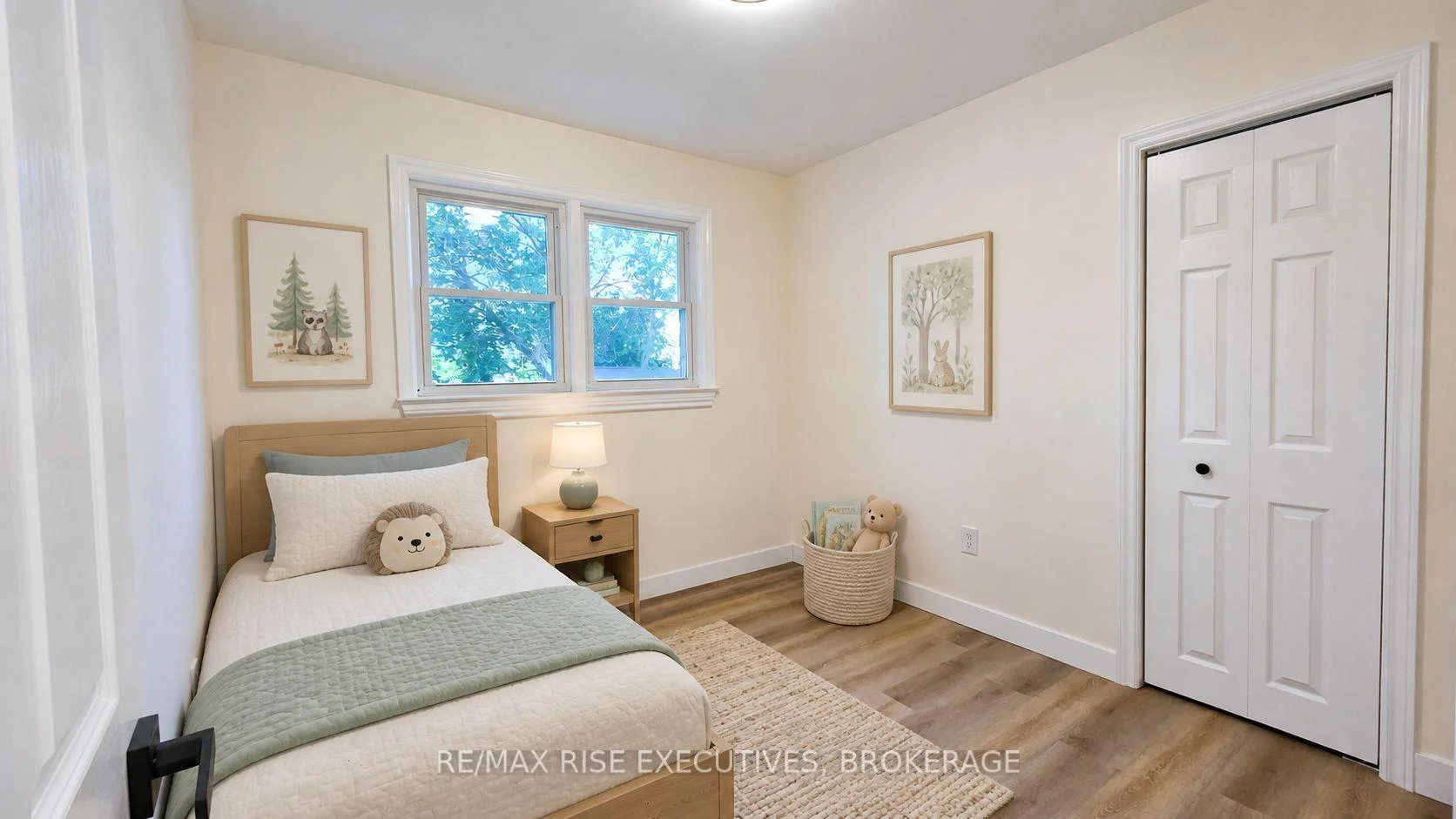 Photo 16 of 47 Henry Crescent, Loyalist, Amherstview — HOMEH