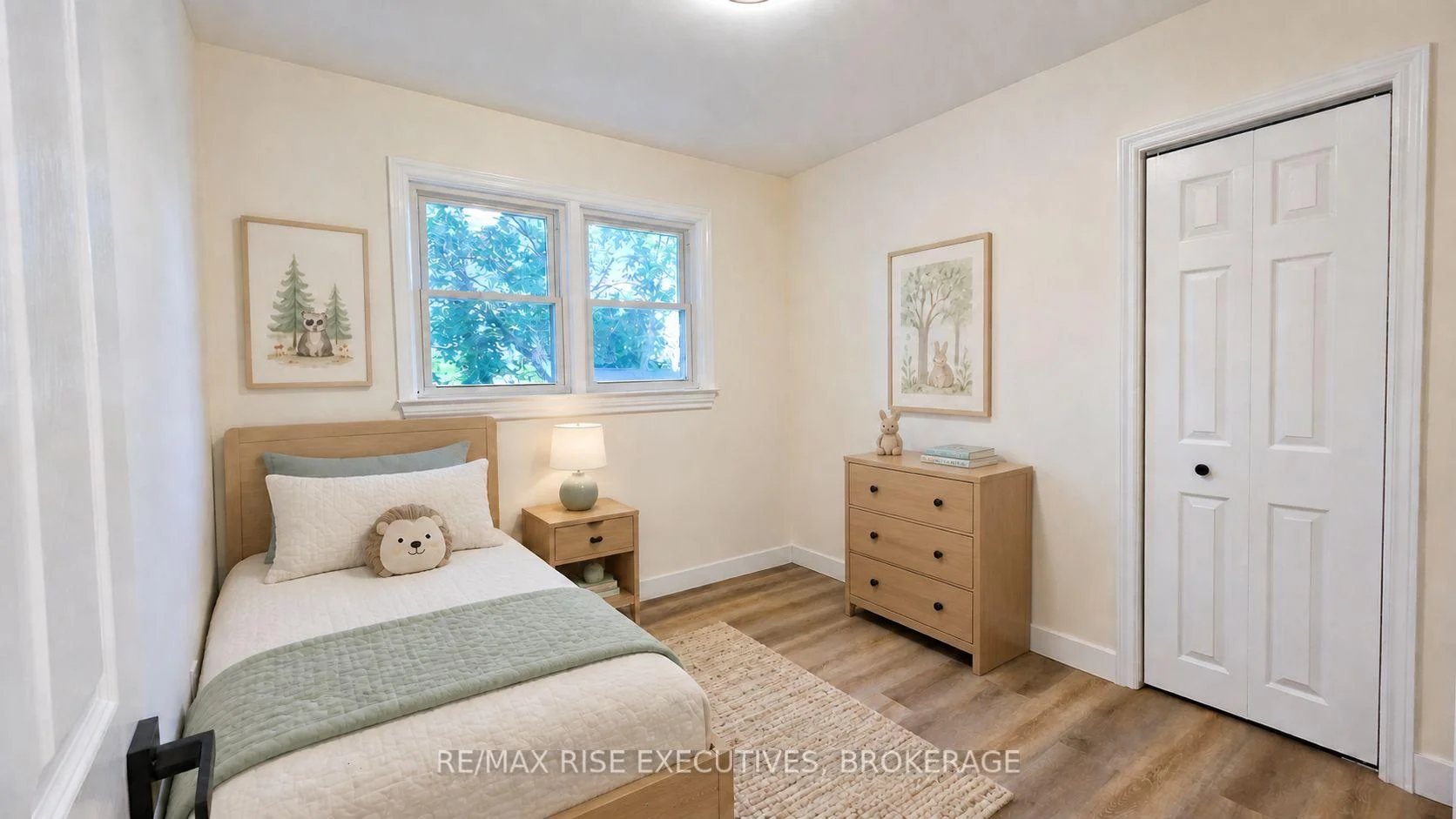 Photo 36 of 47 Henry Crescent, Loyalist, Amherstview — HOMEH