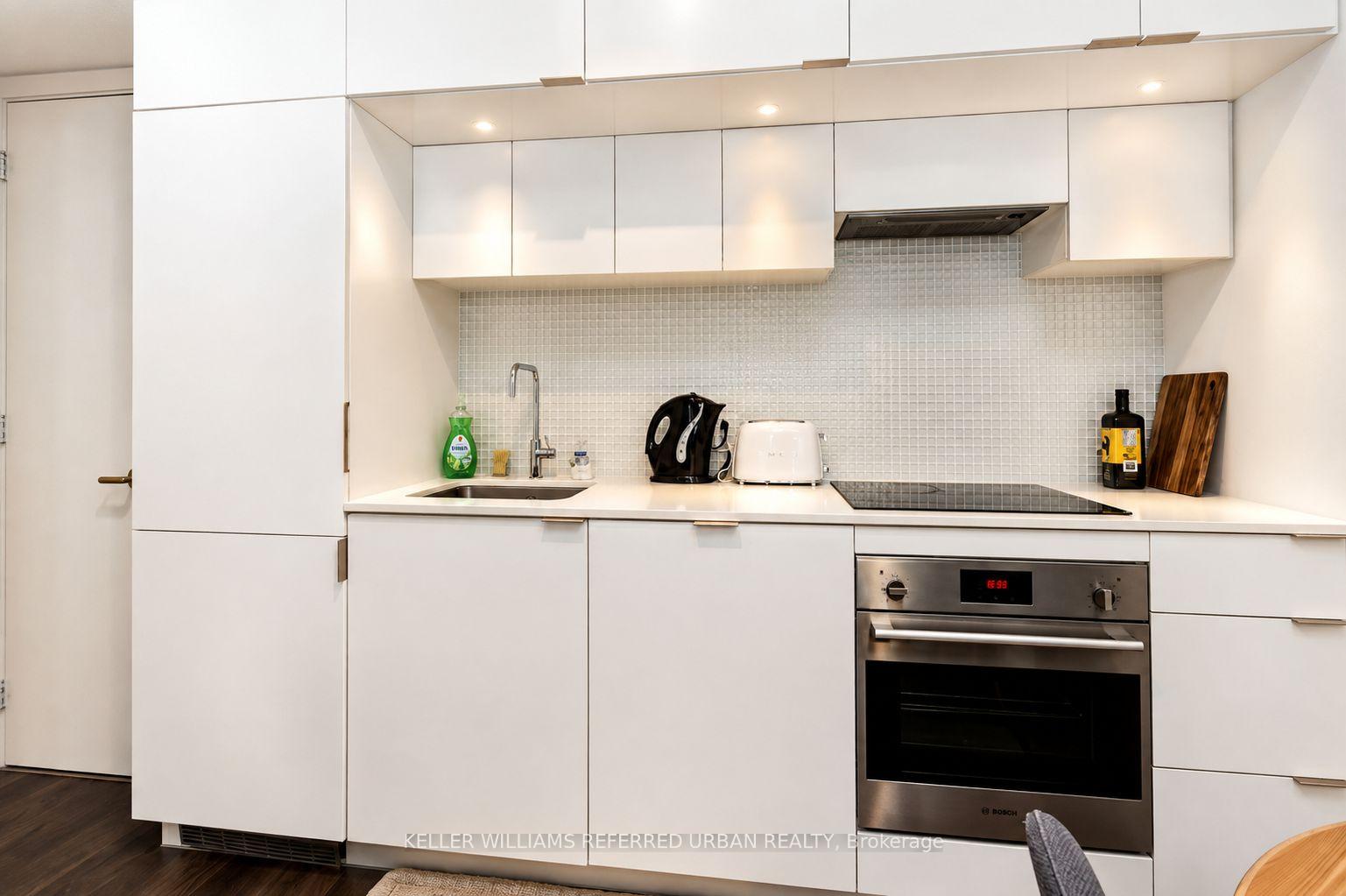 Photo 7 of Unit 515, 185 Roehampton Avenue, Toronto, Mount Pleasant East — HOMEH