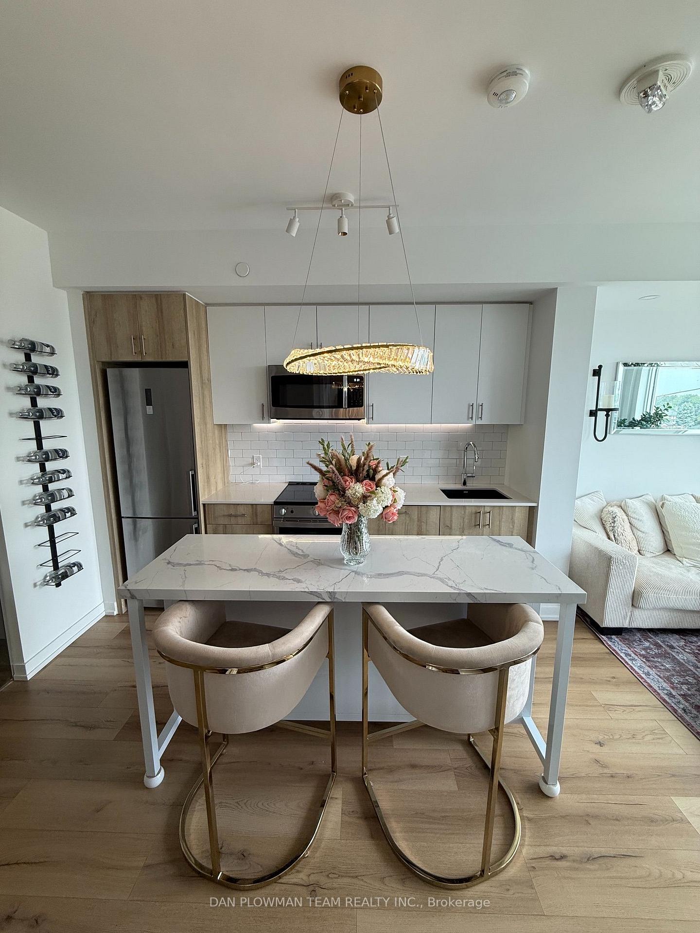 Photo 2 of Unit 405, 1195 The Queensway, Etobicoke, Islington-City Centre West — HOMEH
