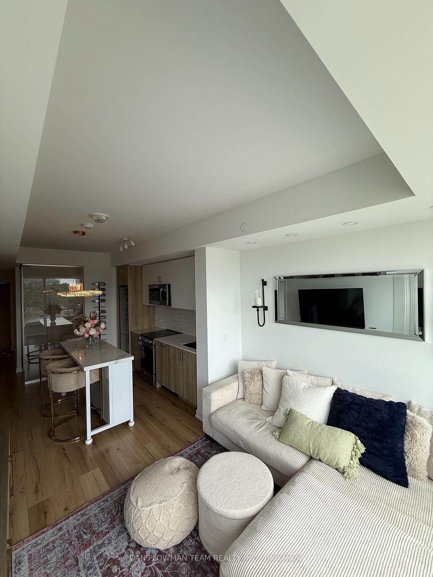 Photo 3 of Unit 405, 1195 The Queensway, Etobicoke, Islington-City Centre West — HOMEH