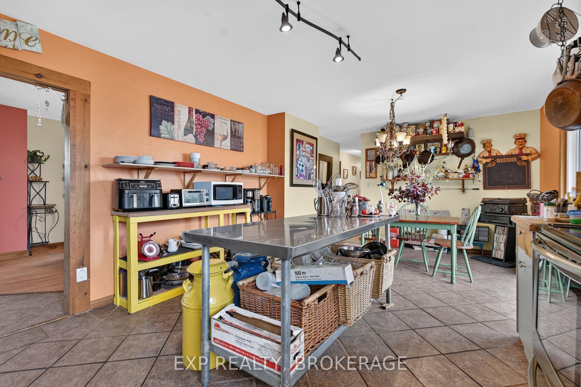 Photo 21 of 1664 Wallbridge Loyalist Road, Quinte West, Sidney Ward — HOMEH