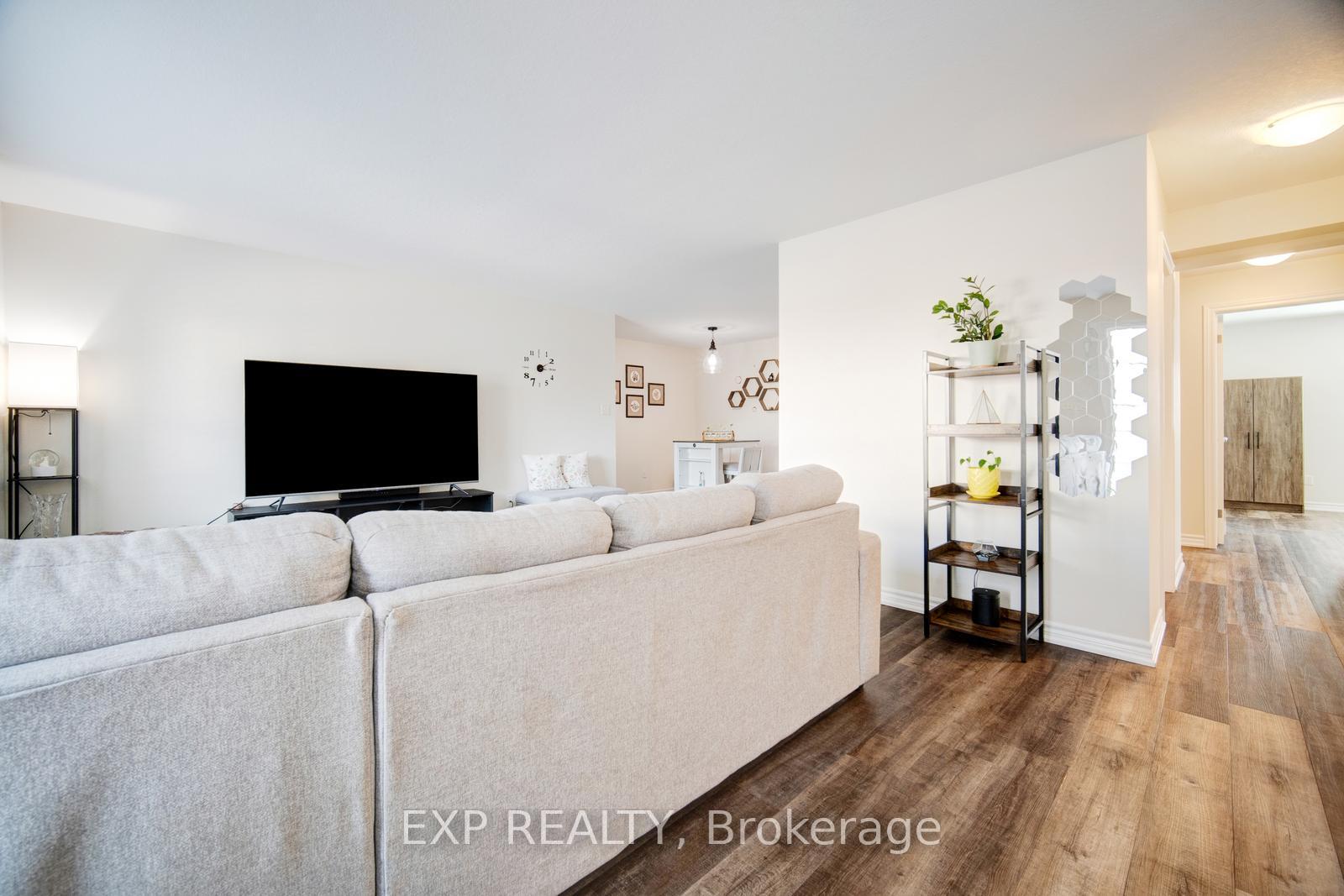 Photo 8 of Unit 14, 3320 Meadowgate Boulevard, London, South U — HOMEH