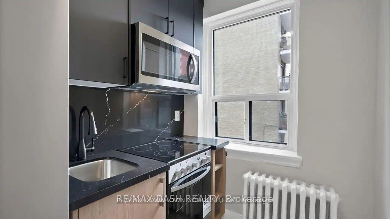 Photo 3 of Unit 11, 50 Raglan Avenue, Toronto, Humewood-Cedarvale — HOMEH