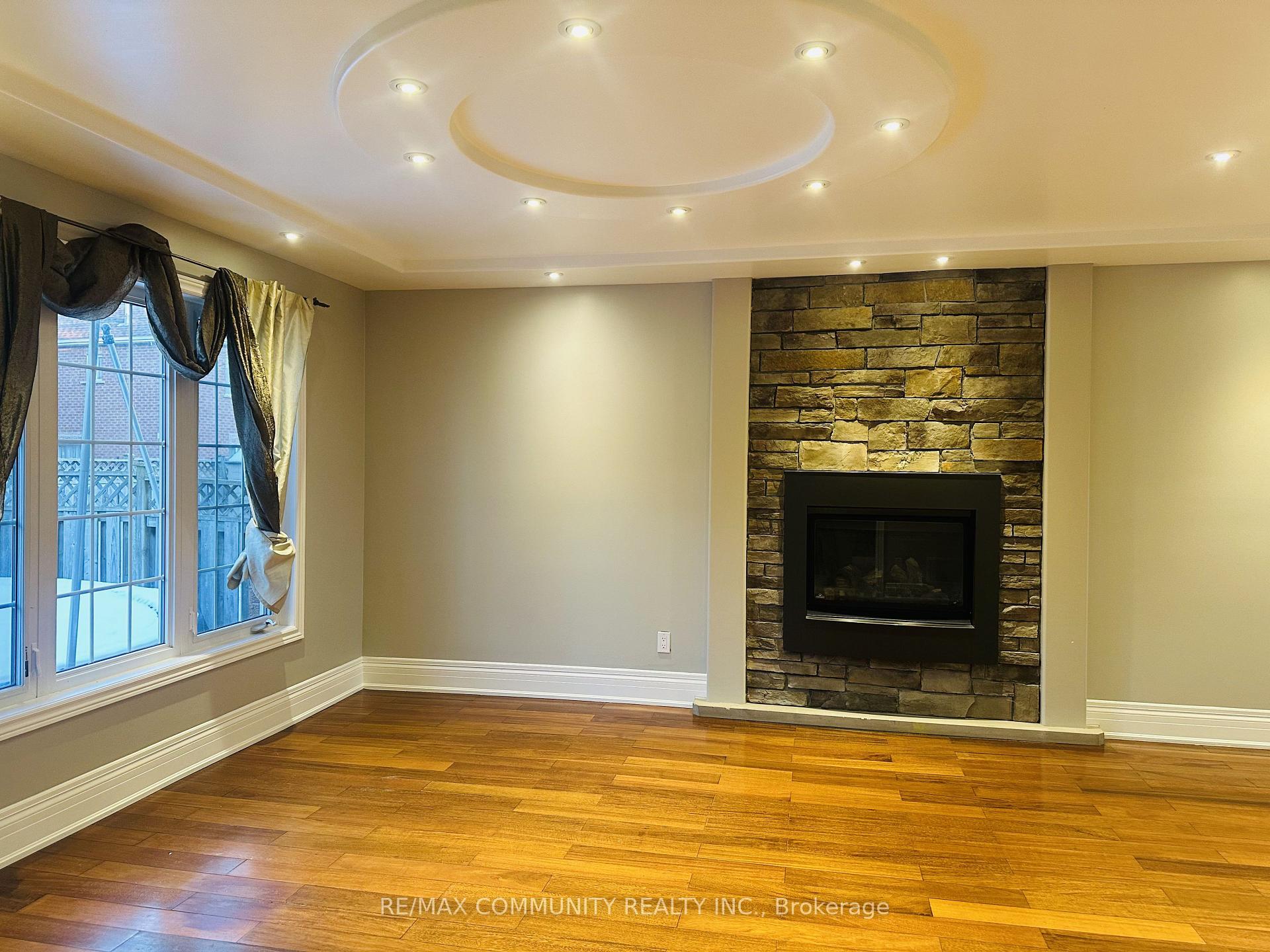 Photo 6 of 53 Hood Crescent, Brampton, Fletcher's West — HOMEH