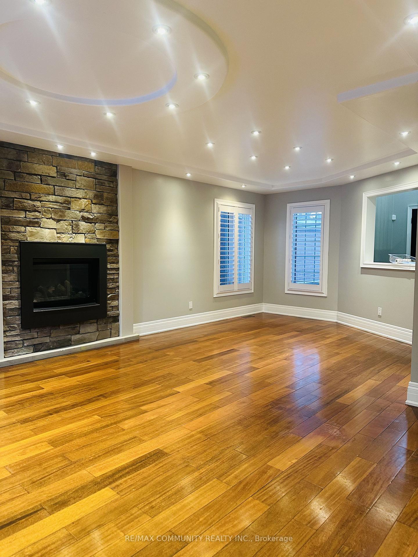 Photo 7 of 53 Hood Crescent, Brampton, Fletcher's West — HOMEH
