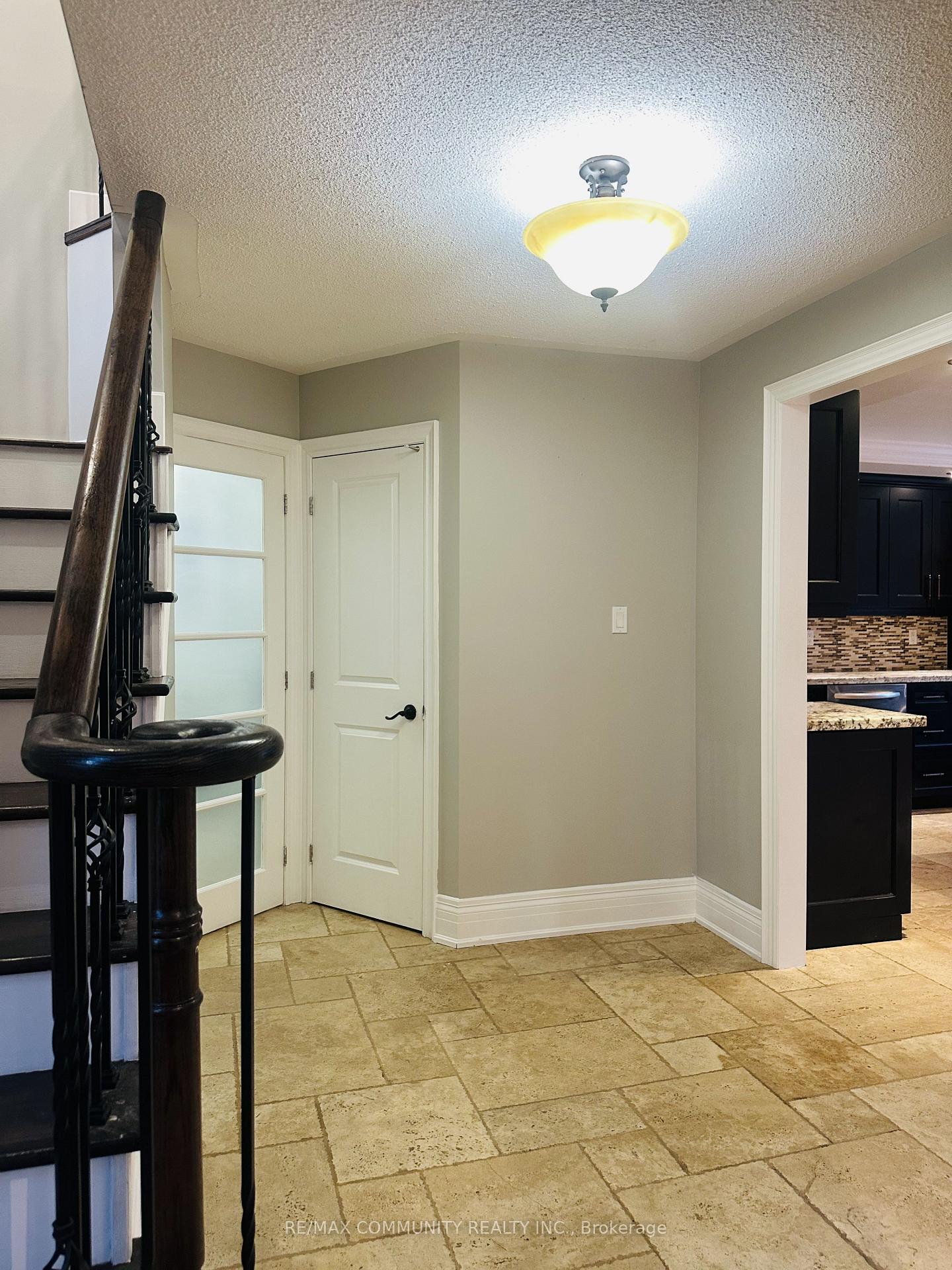 Photo 8 of 53 Hood Crescent, Brampton, Fletcher's West — HOMEH