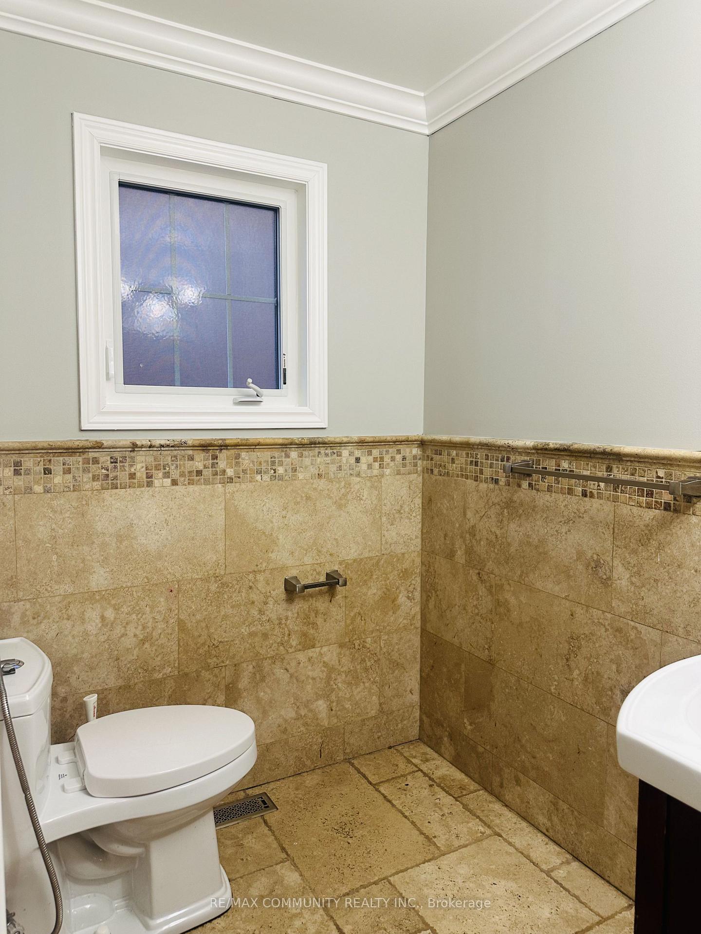 Photo 12 of 53 Hood Crescent, Brampton, Fletcher's West — HOMEH