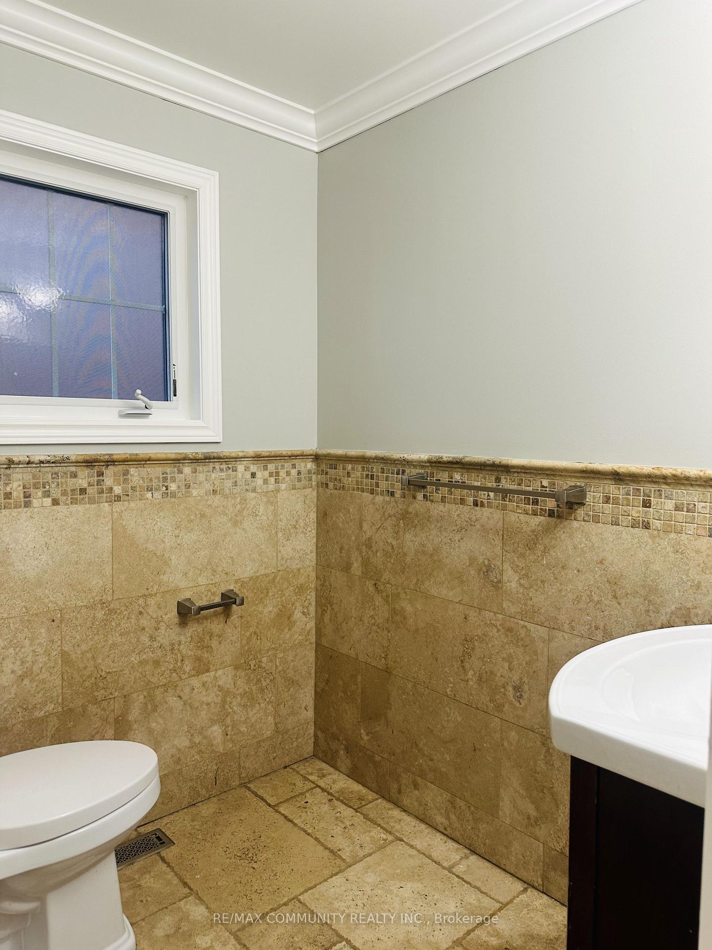 Photo 13 of 53 Hood Crescent, Brampton, Fletcher's West — HOMEH