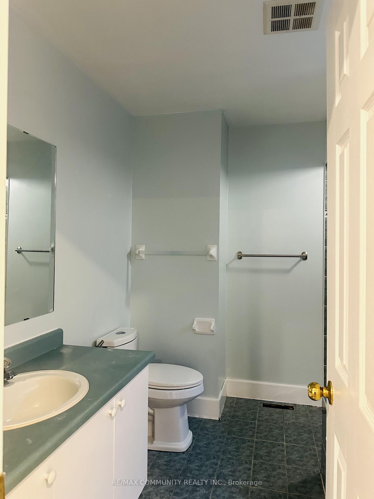 Photo 14 of 53 Hood Crescent, Brampton, Fletcher's West — HOMEH