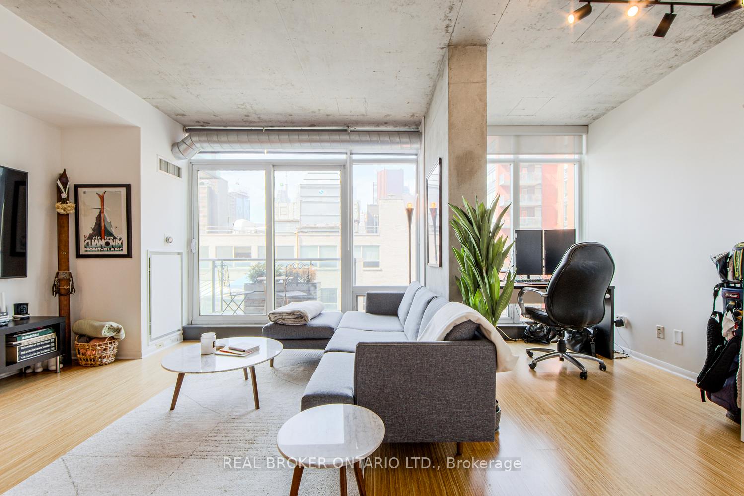 Photo 4 of Unit 732, 333 Adelaide Street E, Toronto, Moss Park — HOMEH