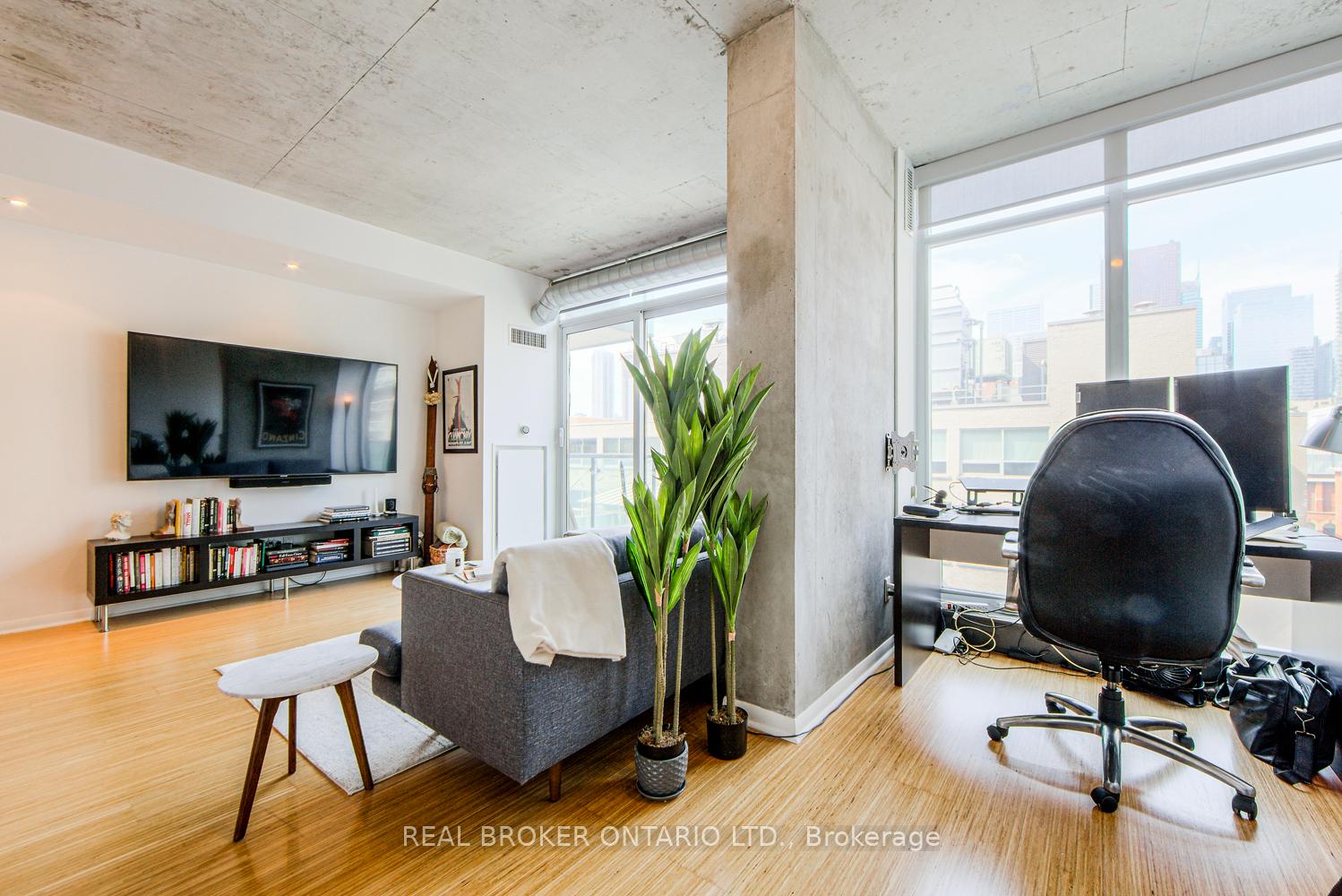 Photo 6 of Unit 732, 333 Adelaide Street E, Toronto, Moss Park — HOMEH