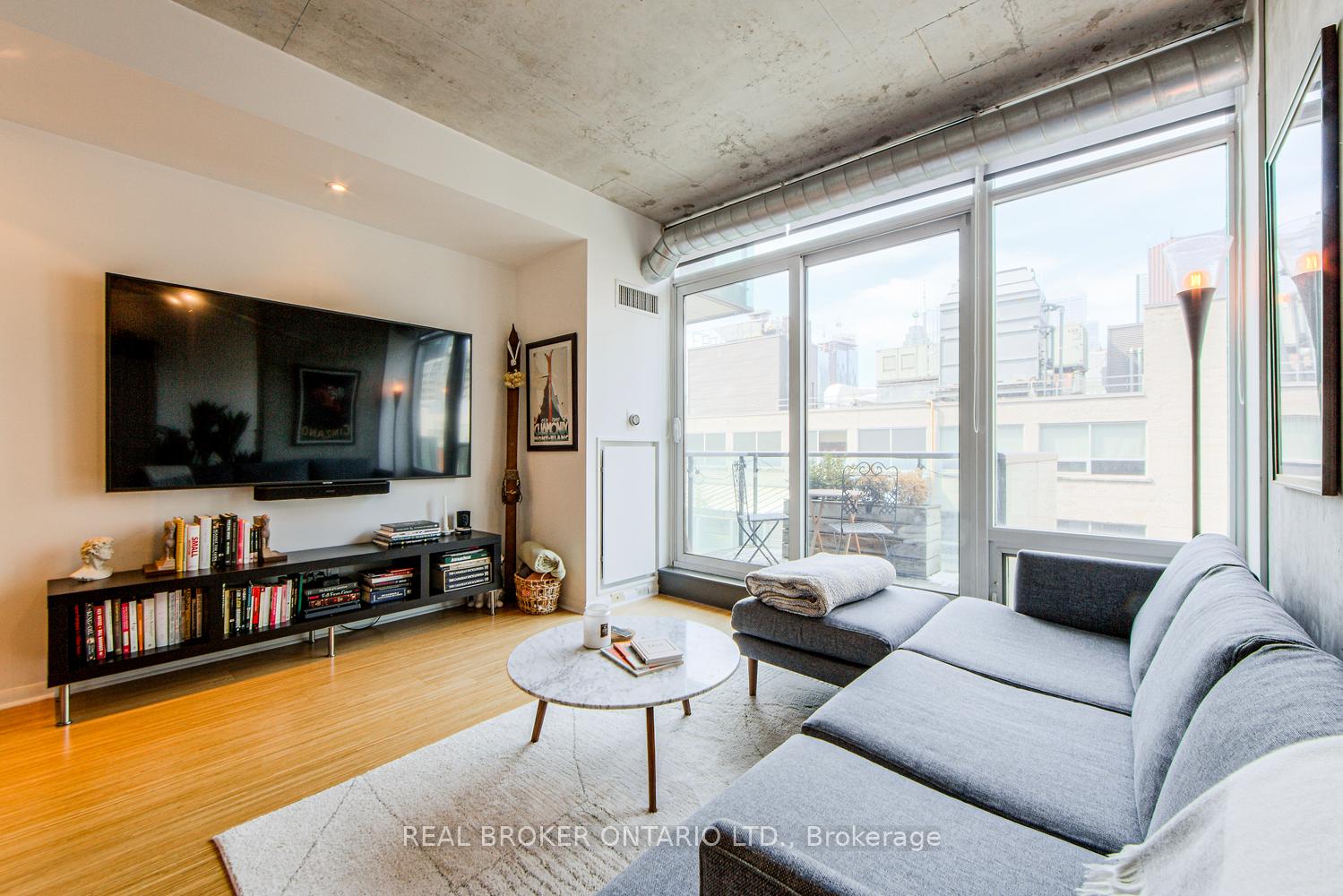 Photo 8 of Unit 732, 333 Adelaide Street E, Toronto, Moss Park — HOMEH