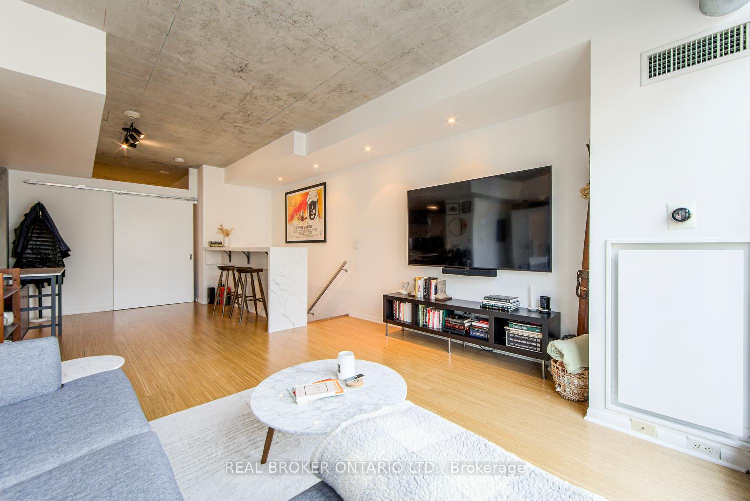 Photo 9 of Unit 732, 333 Adelaide Street E, Toronto, Moss Park — HOMEH
