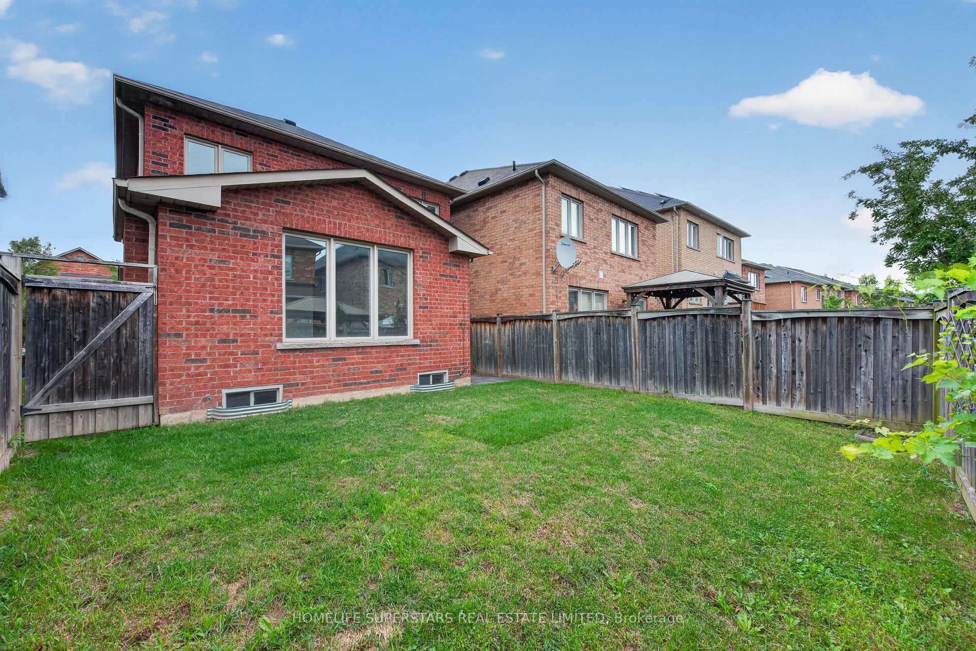 Photo 5 of 254 Giddings Crescent, Milton, Scott — HOMEH