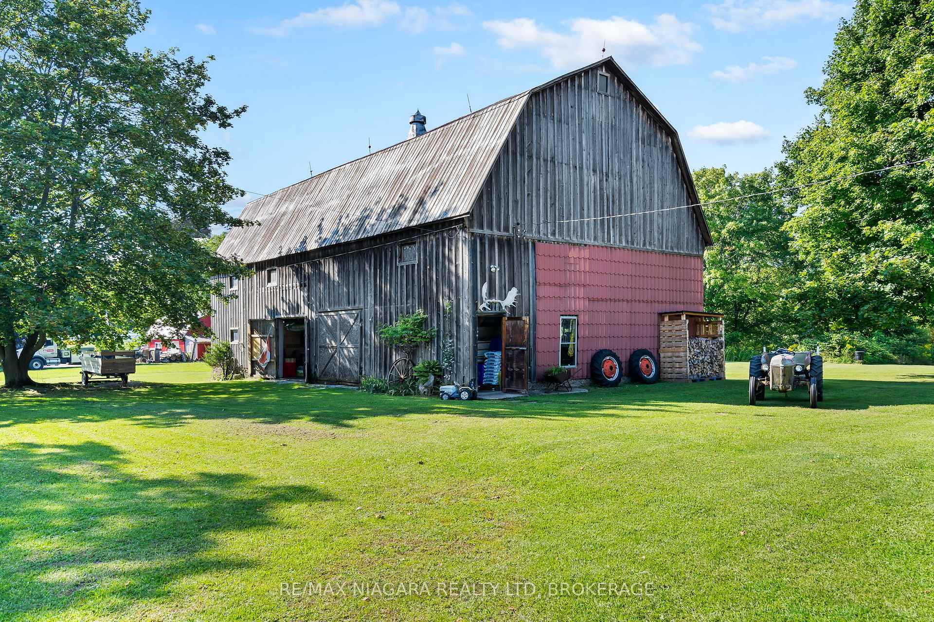 Photo 3 of 11562 Lakeshore Road, Wainfleet, Lakeshore — HOMEH