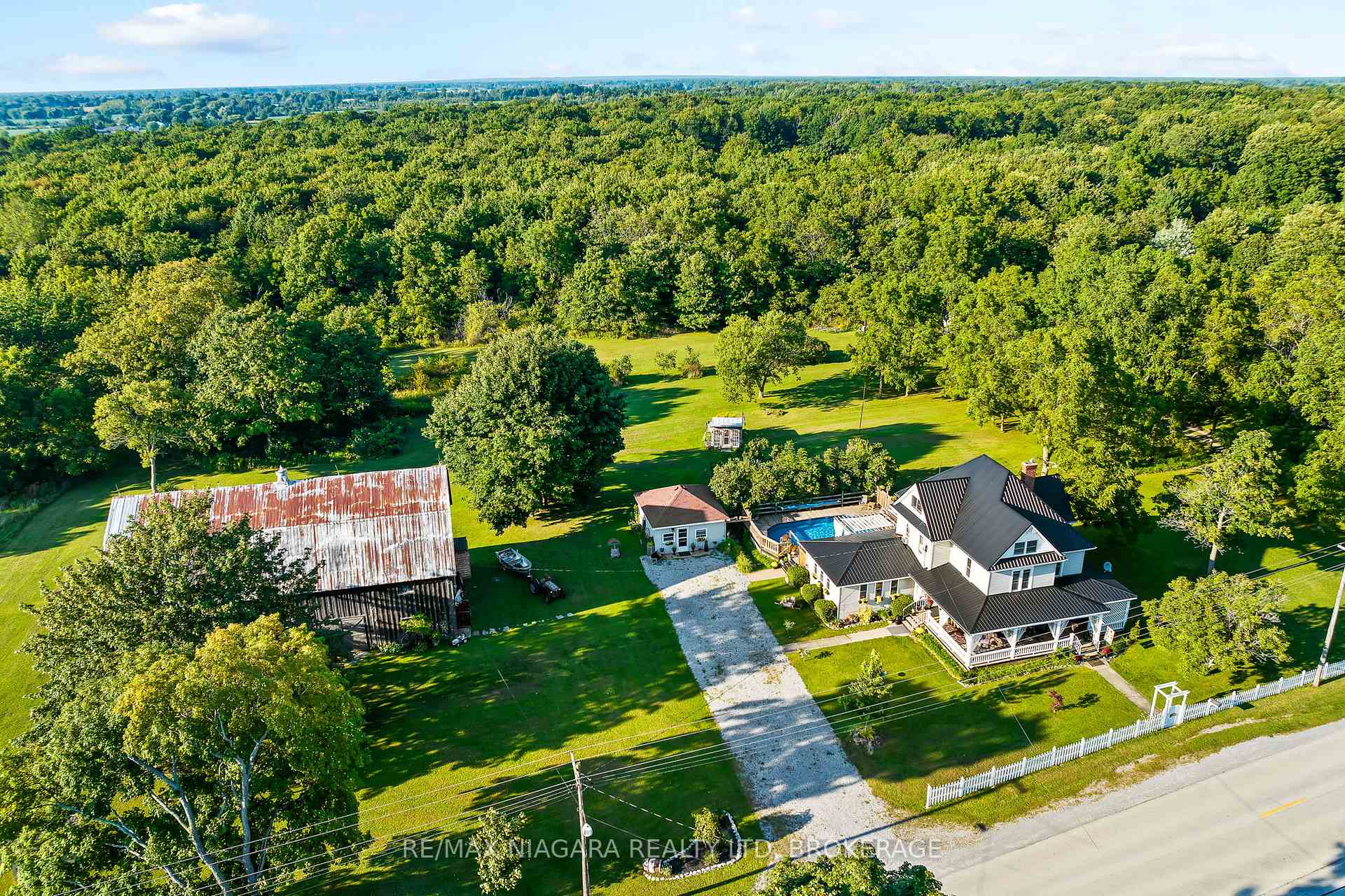 Photo 4 of 11562 Lakeshore Road, Wainfleet, Lakeshore — HOMEH