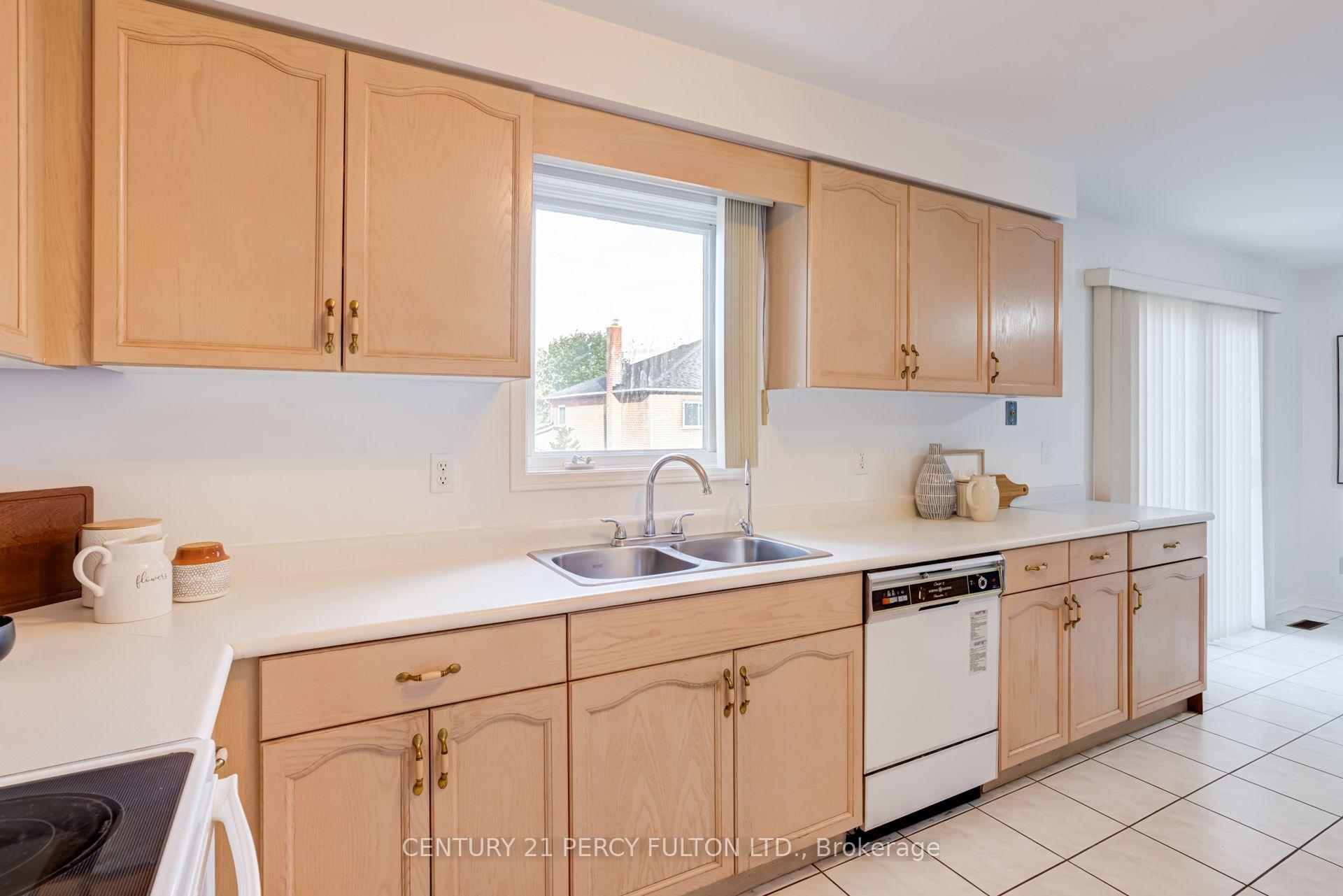 Photo 19 of 199 Fallingbrook Street, Whitby, Pringle Creek — HOMEH