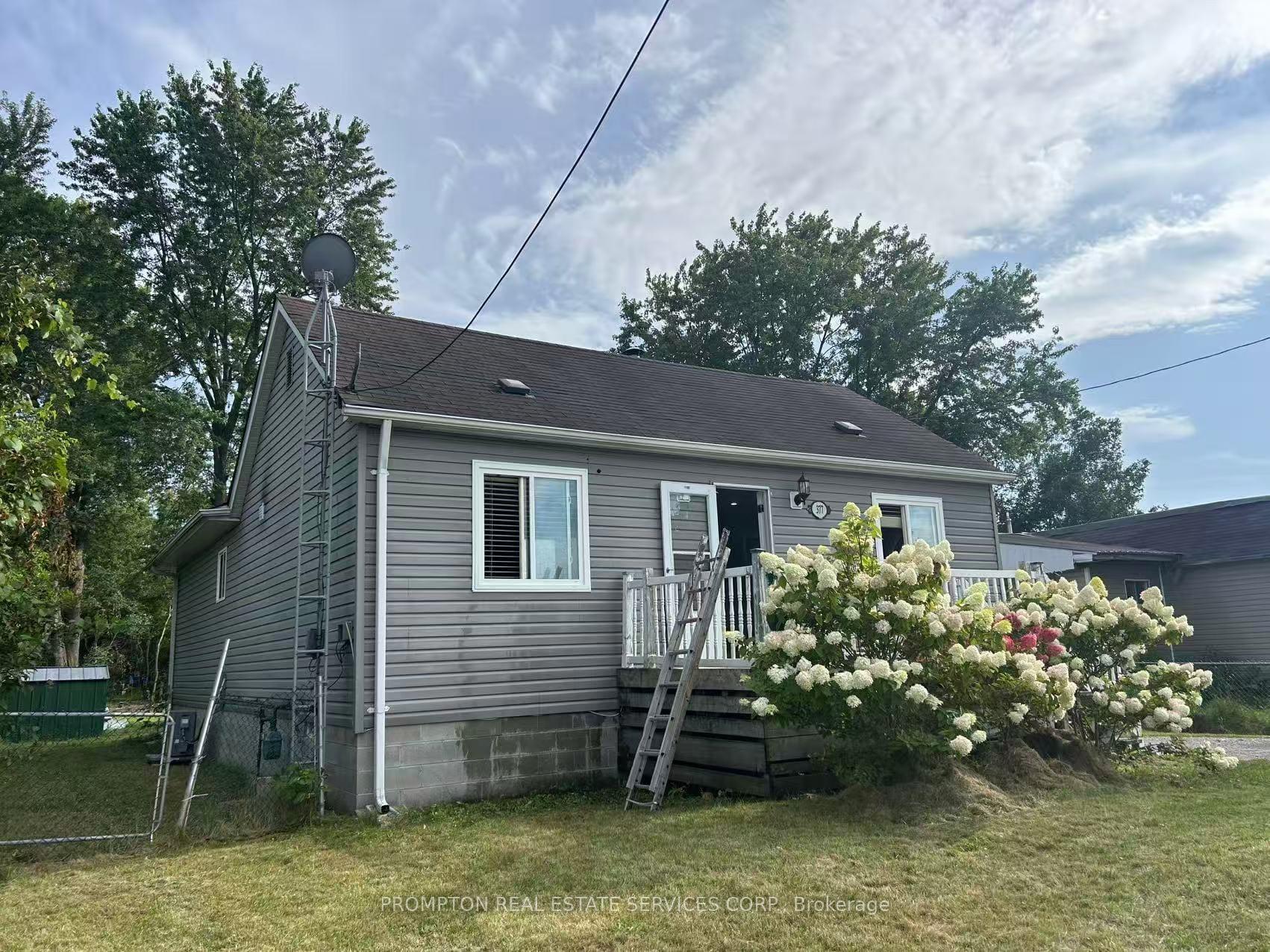 Photo 2 of 377 Walter Drive, Georgina, Keswick South — HOMEH