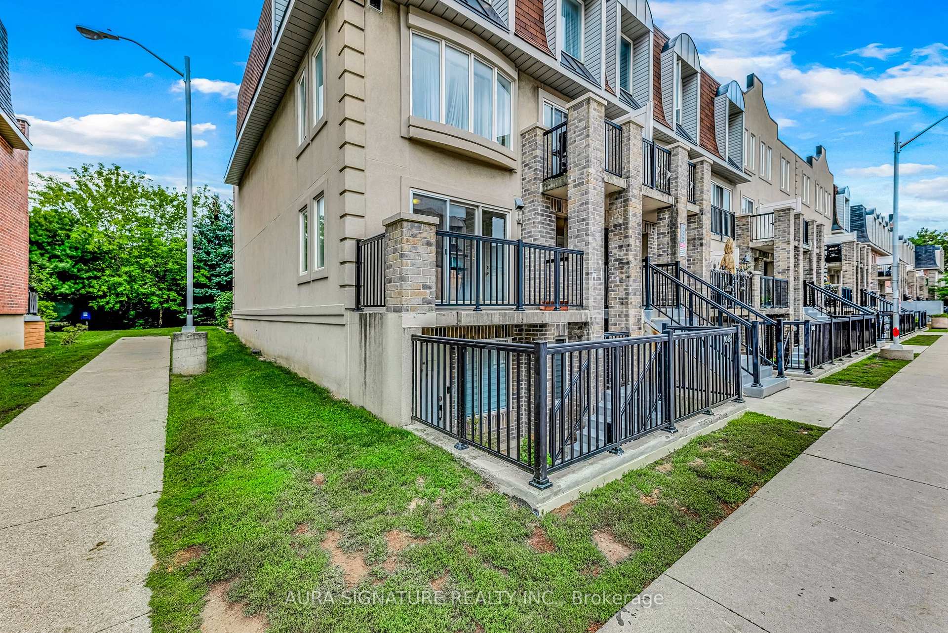Photo 4 of Unit 2142, 105 George Appleton Way, North York, Downsview-Roding-CFB — HOMEH