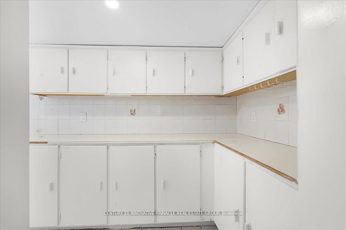 Photo 10 of Unit Bsmt, 1 Judhaven Road, Etobicoke, Thistletown-Beaumonde Heights — HOMEH