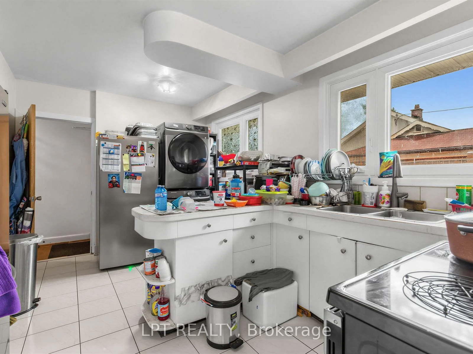 Photo 9 of 27 Kingsview Boulevard, Etobicoke, Kingsview Village-The Westway — HOMEH