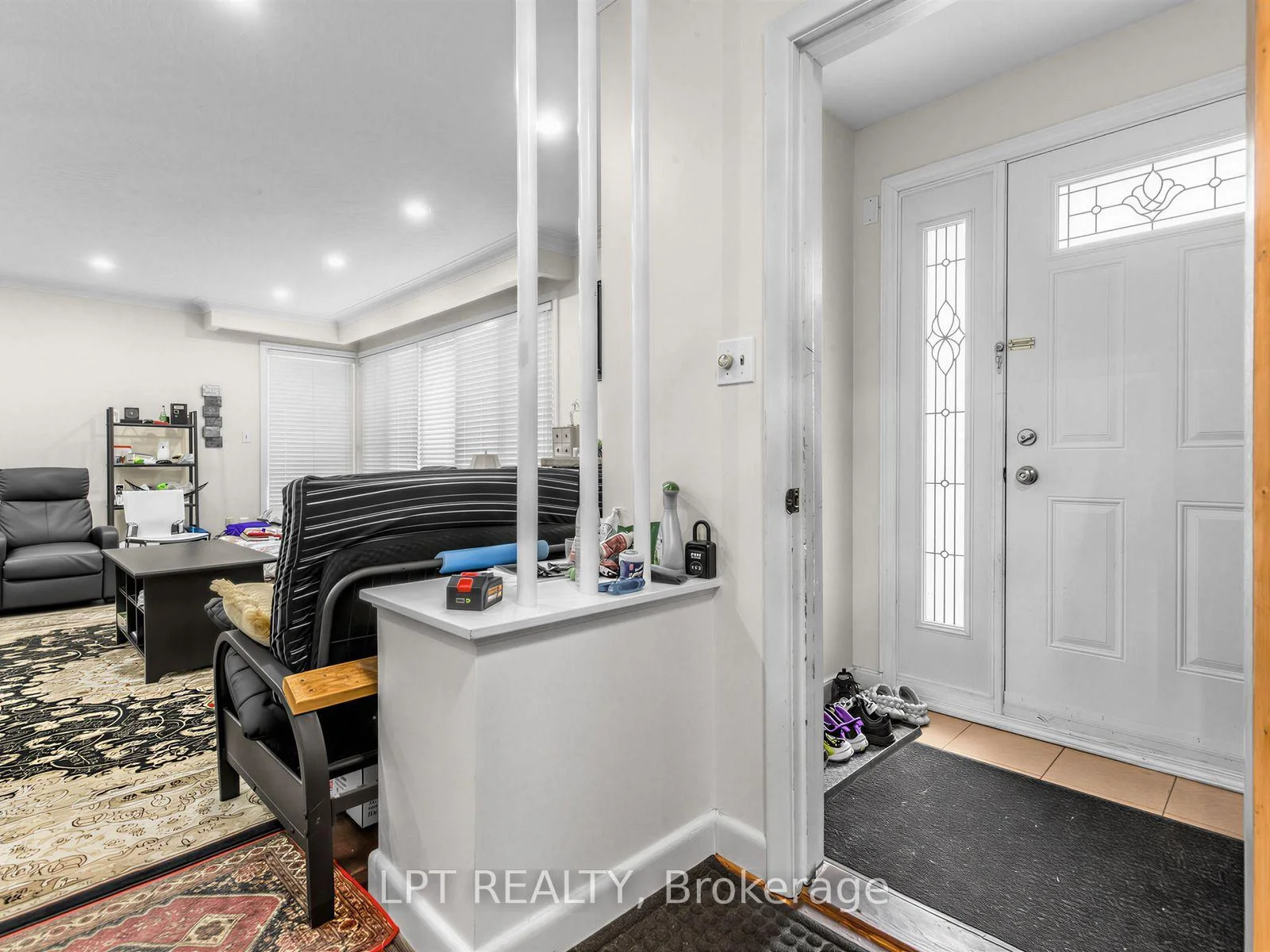 Photo 10 of 27 Kingsview Boulevard, Etobicoke, Kingsview Village-The Westway — HOMEH