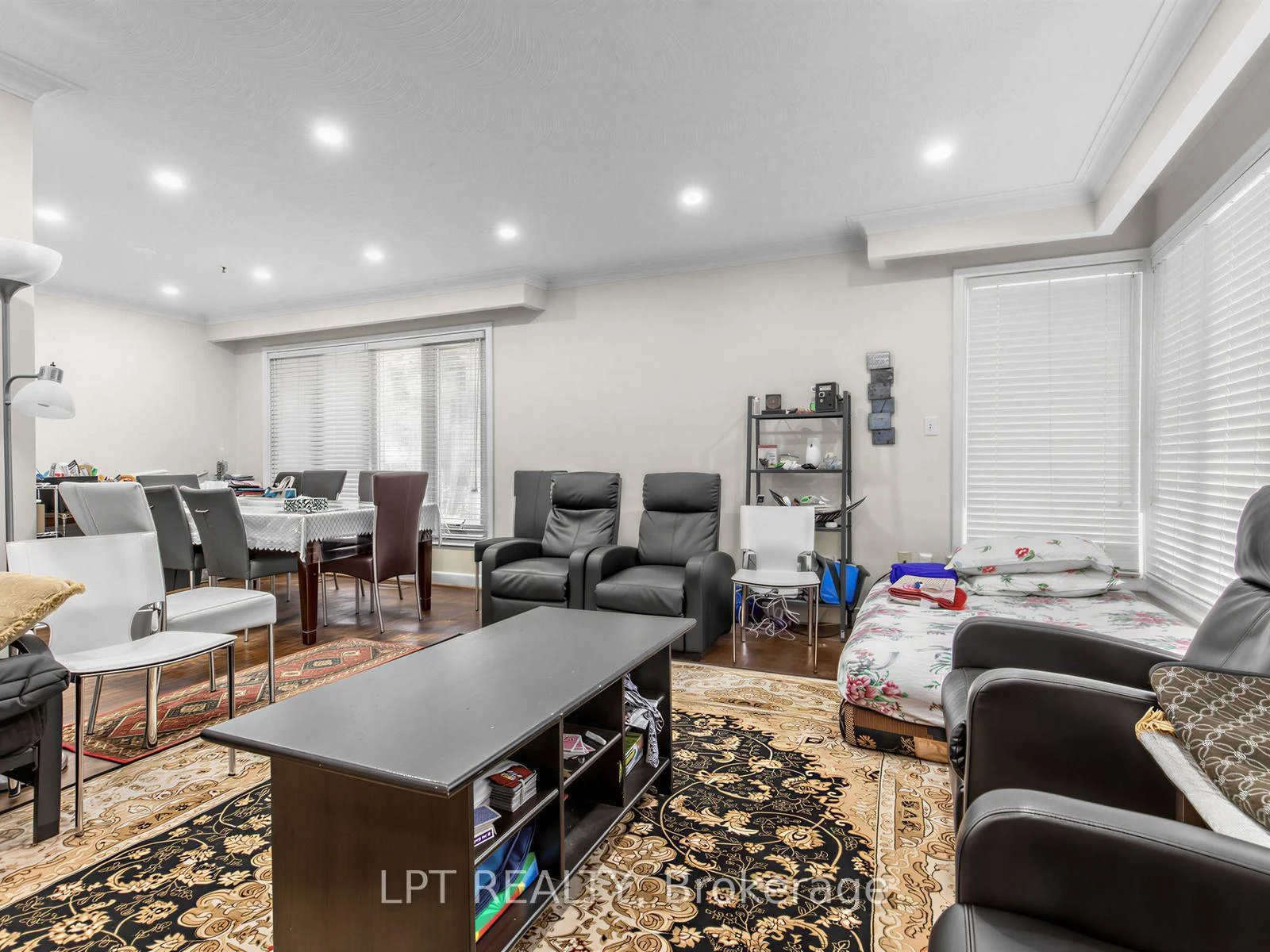 Photo 14 of 27 Kingsview Boulevard, Etobicoke, Kingsview Village-The Westway — HOMEH