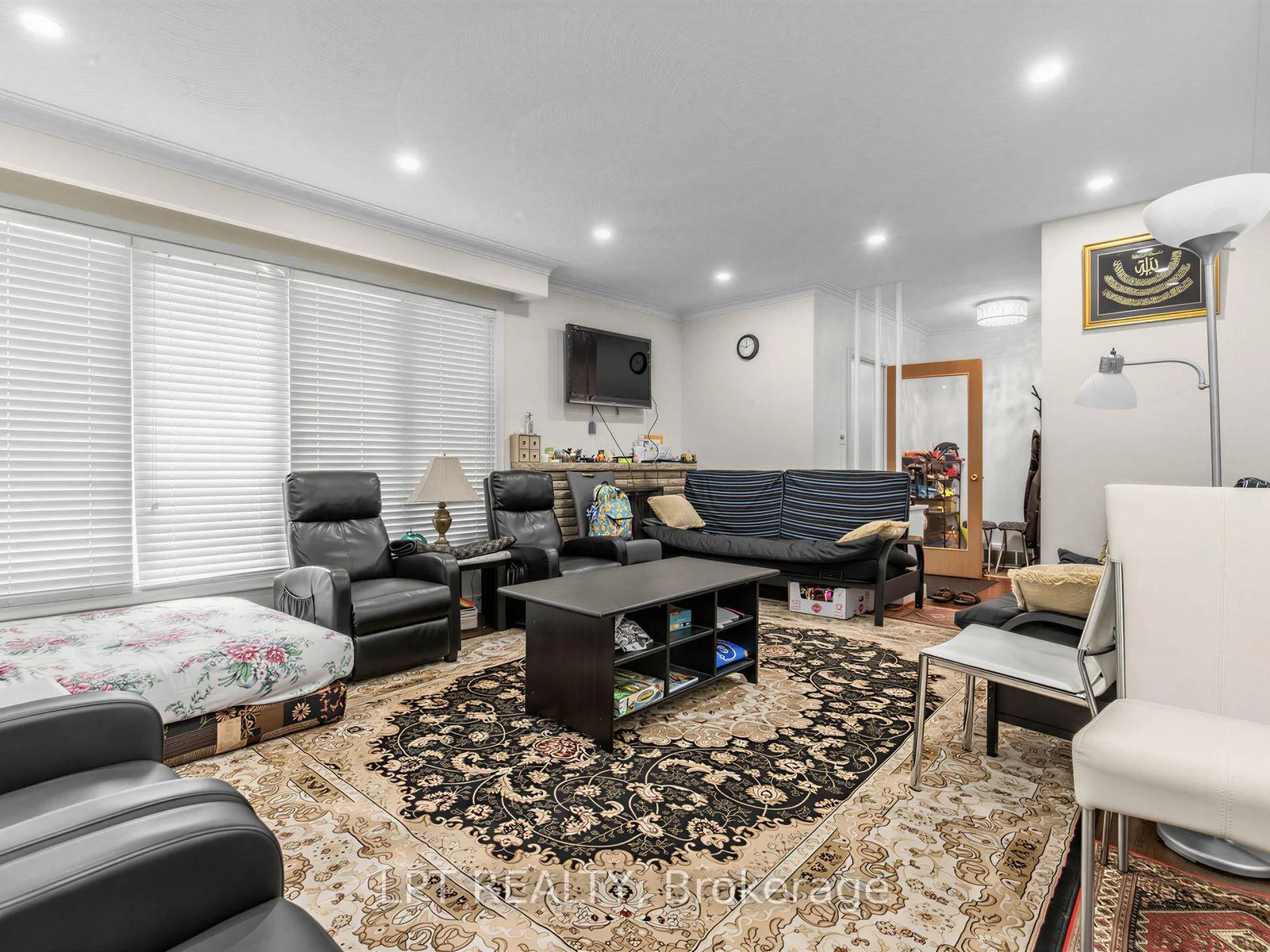 Photo 15 of 27 Kingsview Boulevard, Etobicoke, Kingsview Village-The Westway — HOMEH