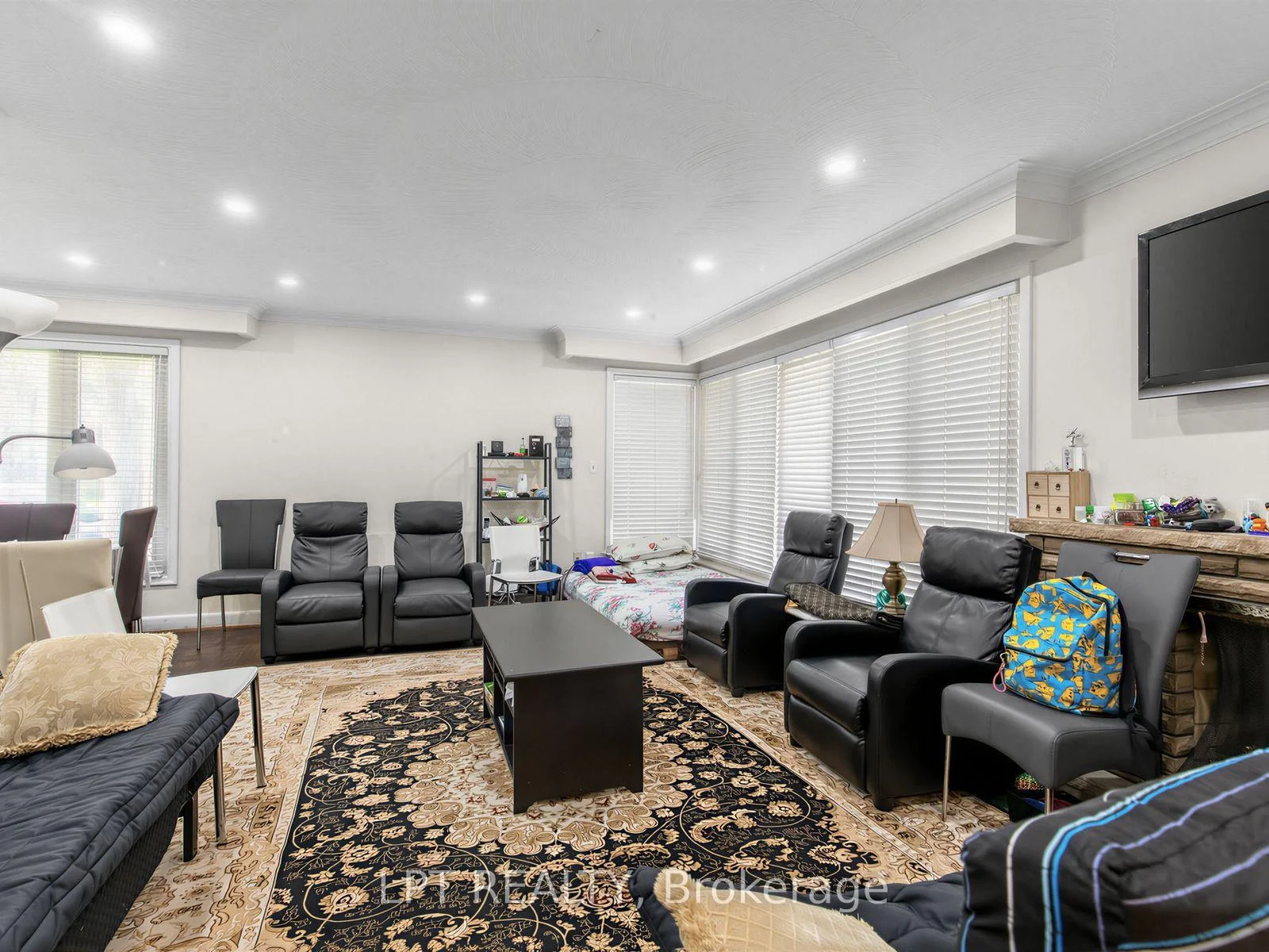 Photo 16 of 27 Kingsview Boulevard, Etobicoke, Kingsview Village-The Westway — HOMEH