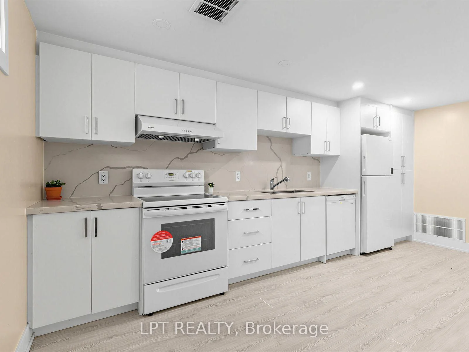 Photo 22 of 27 Kingsview Boulevard, Etobicoke, Kingsview Village-The Westway — HOMEH