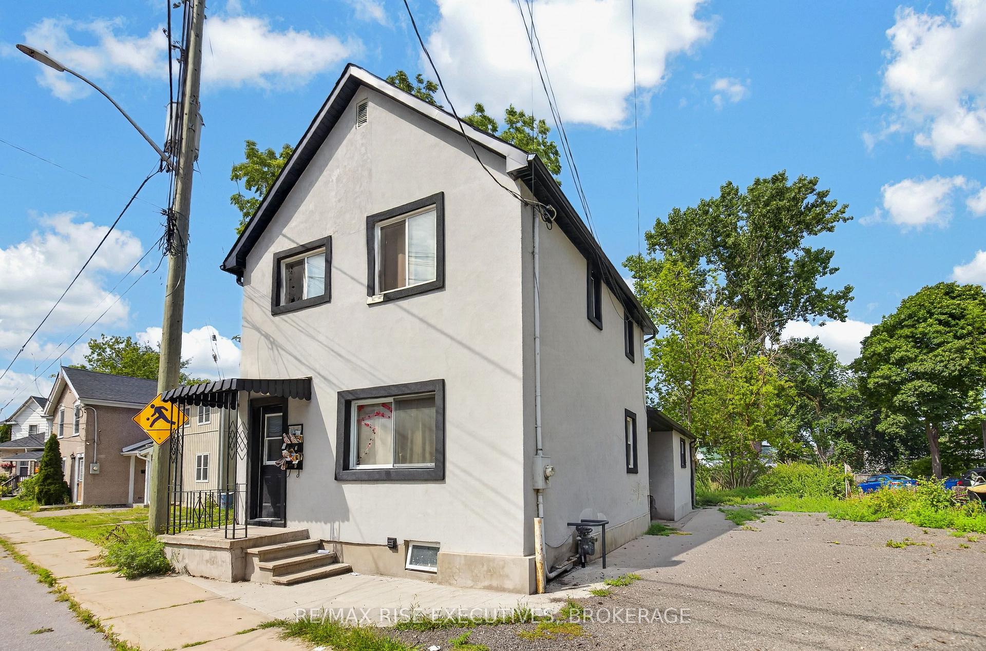 Photo 2 of 193 York Street, Kingston, East of Sir John A. Blvd — HOMEH
