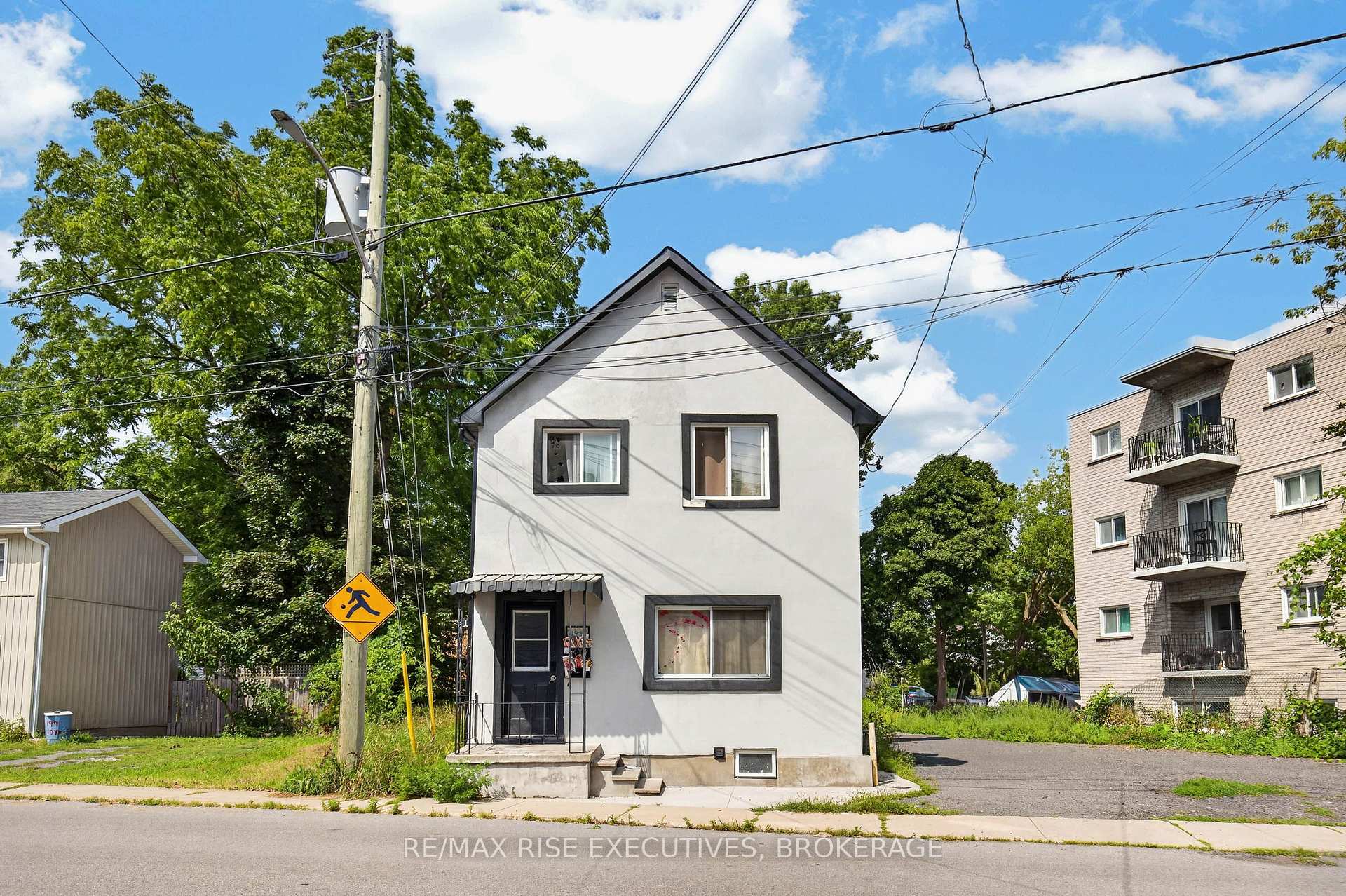 Photo 3 of 193 York Street, Kingston, East of Sir John A. Blvd — HOMEH