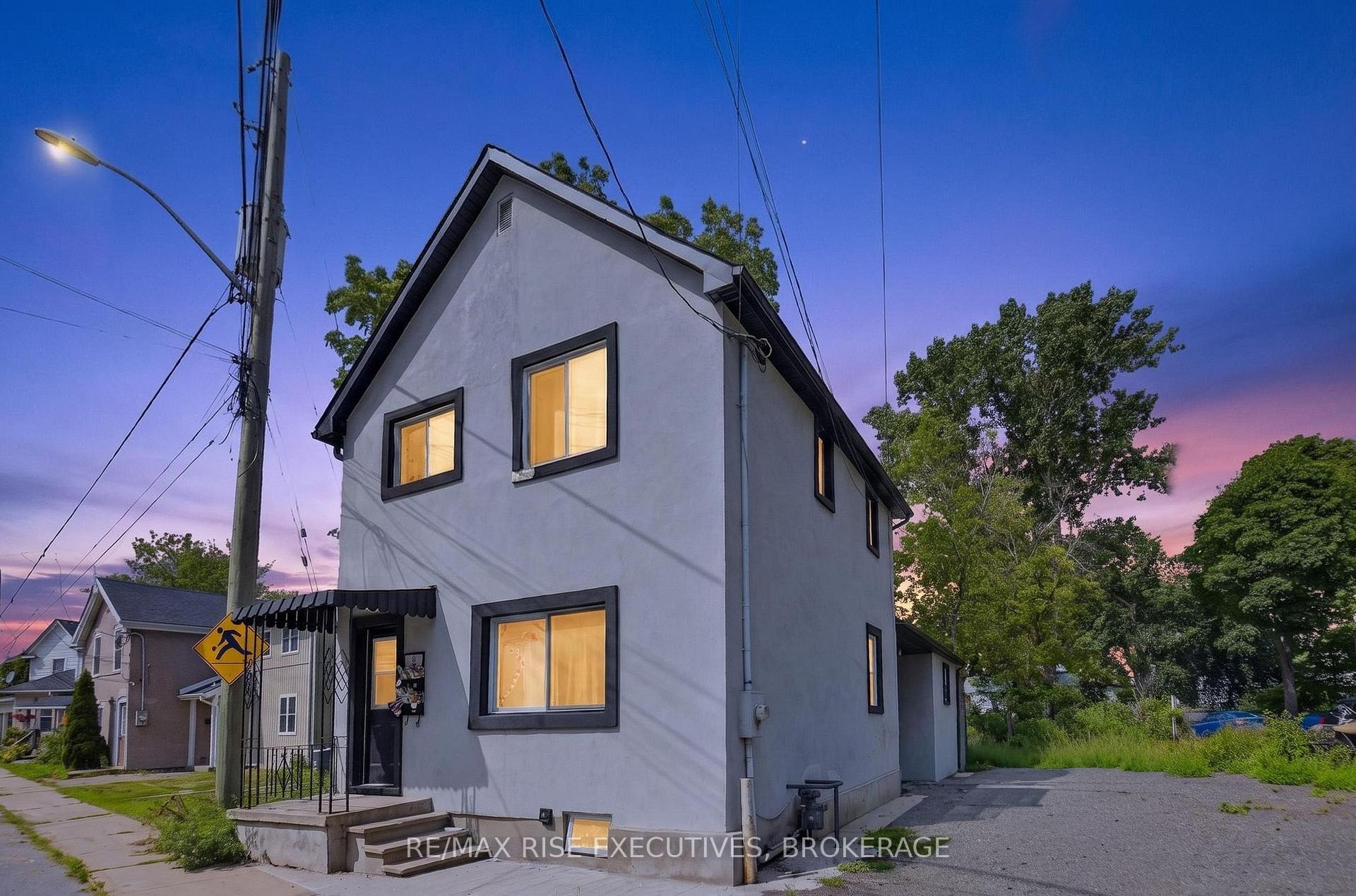 Photo 4 of 193 York Street, Kingston, East of Sir John A. Blvd — HOMEH