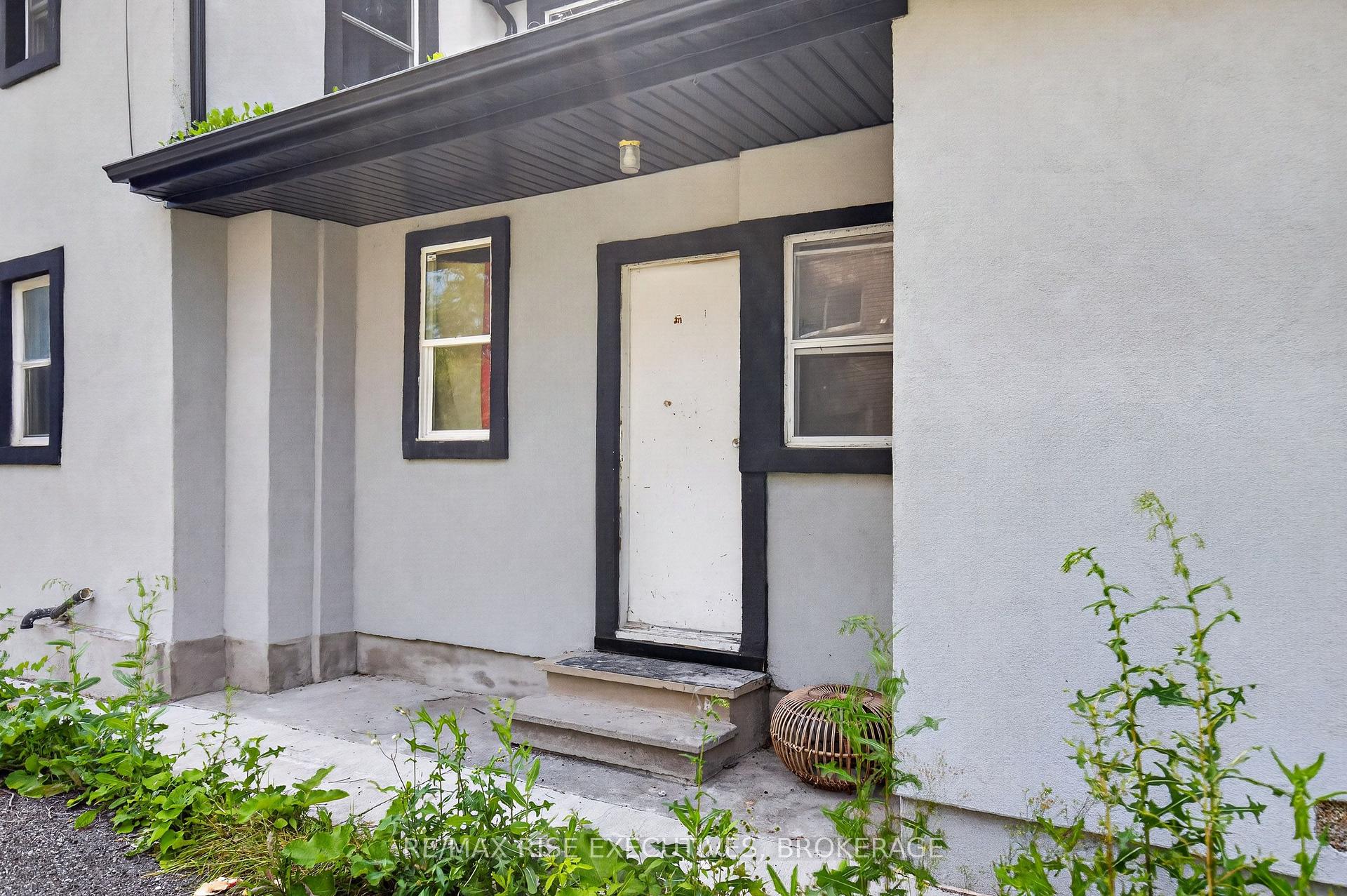Photo 7 of 193 York Street, Kingston, East of Sir John A. Blvd — HOMEH