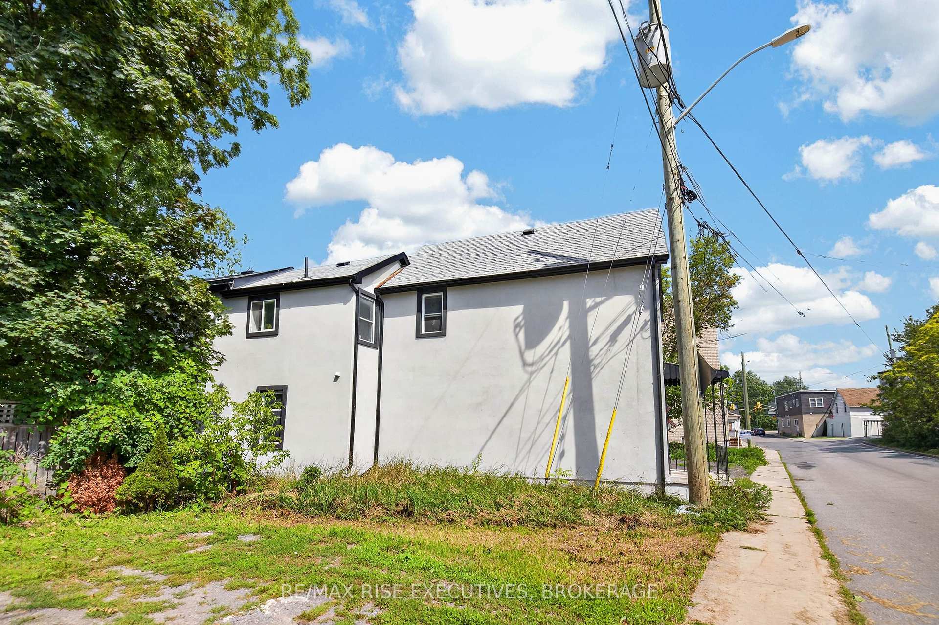 Photo 10 of 193 York Street, Kingston, East of Sir John A. Blvd — HOMEH