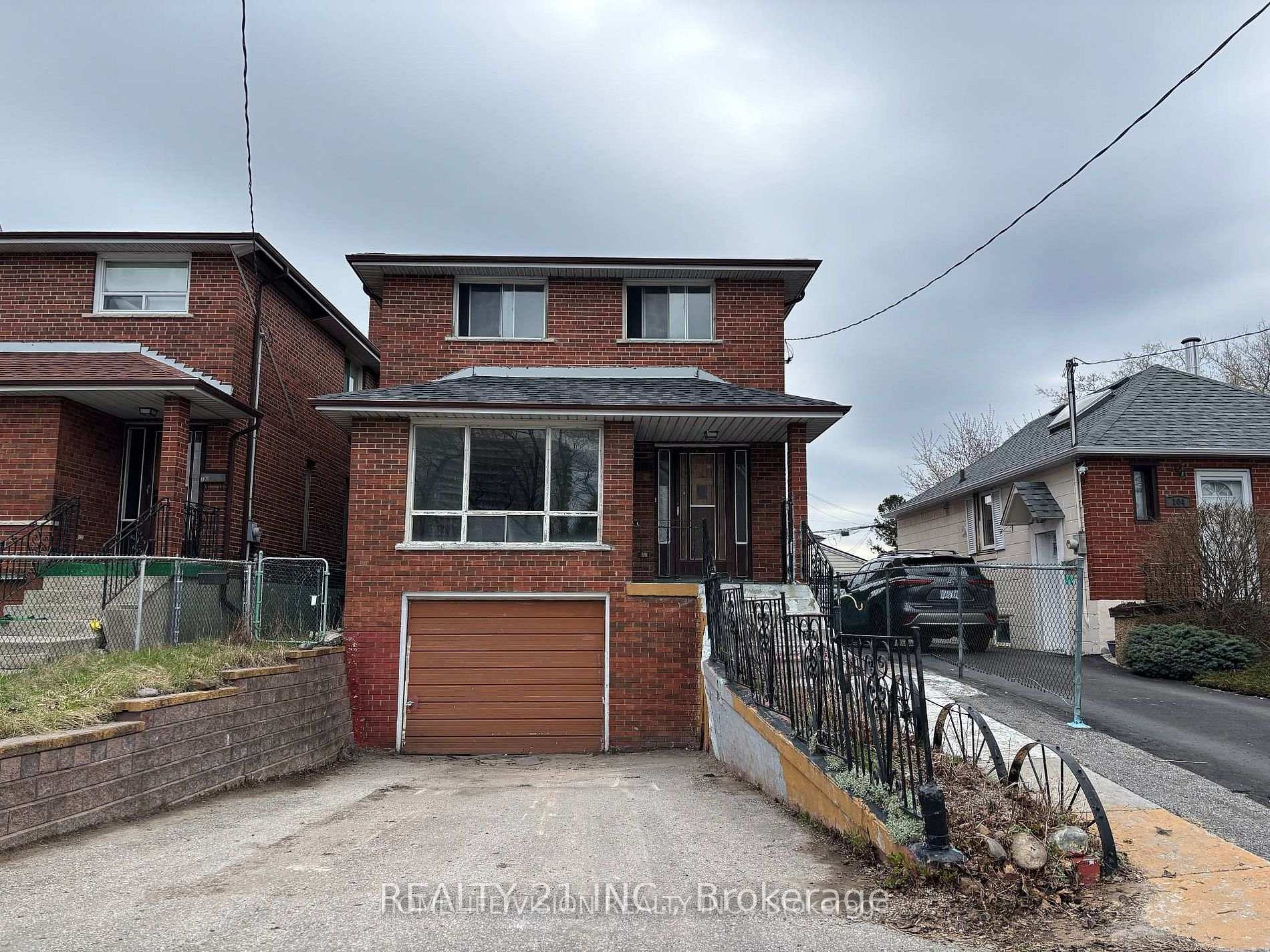 Photo of 102 Magnolia Avenue