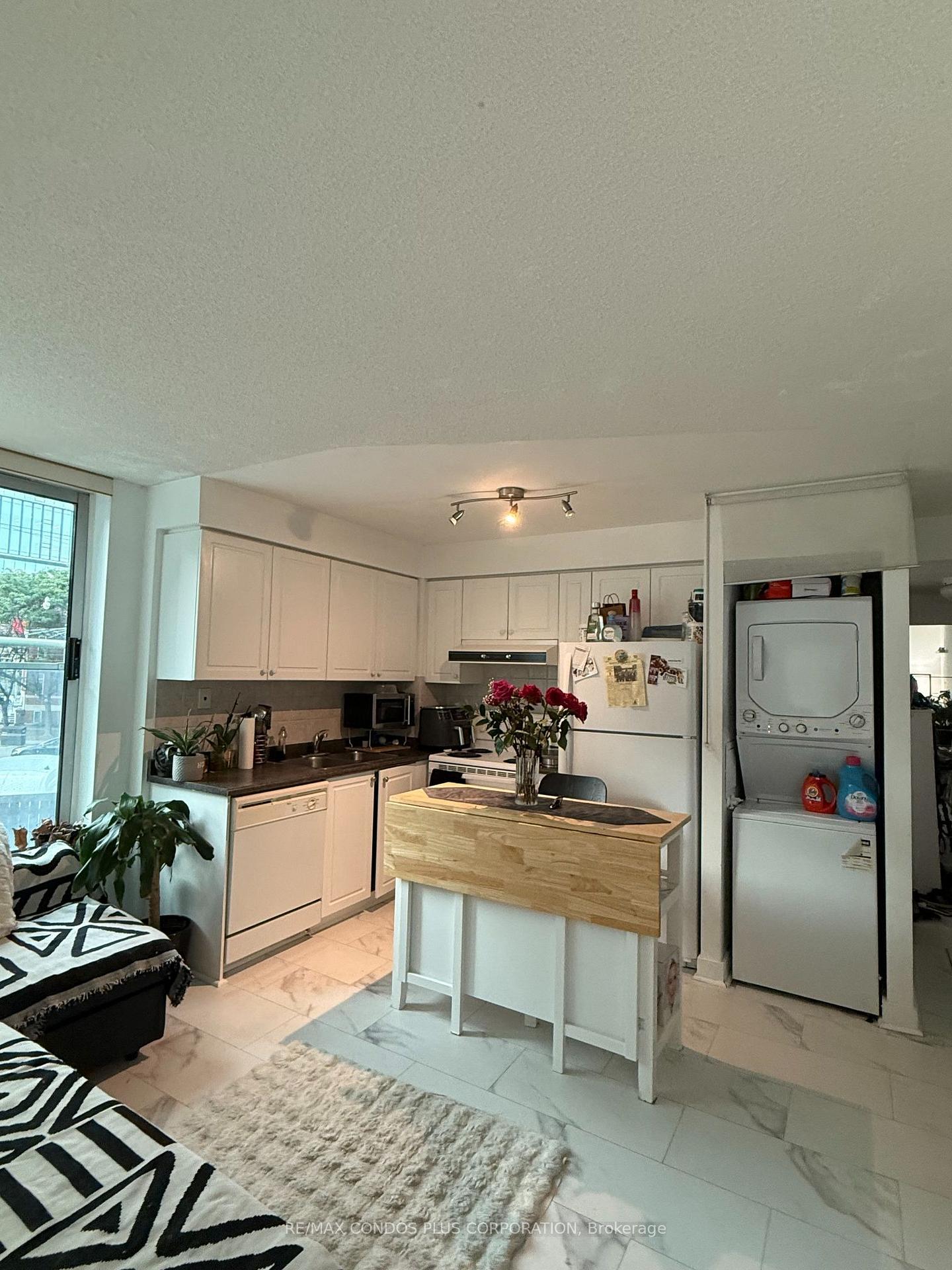 Photo 3 of Unit 222, 650 Queens Quay W, Toronto, Waterfront Communities — HOMEH