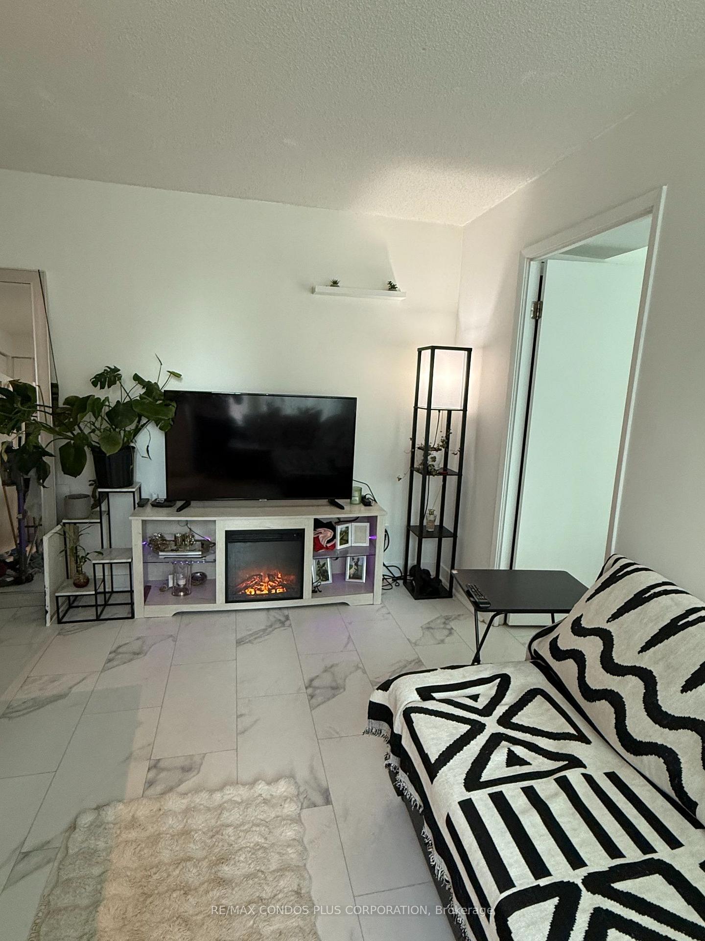 Photo 5 of Unit 222, 650 Queens Quay W, Toronto, Waterfront Communities — HOMEH