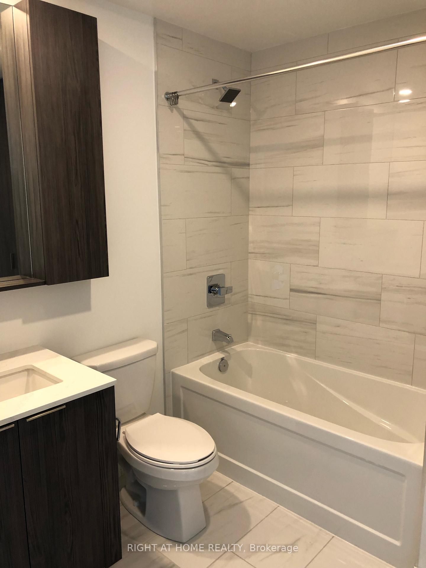 Photo 3 of Unit 2301, 70 Annie Craig Drive, Etobicoke, Mimico — HOMEH