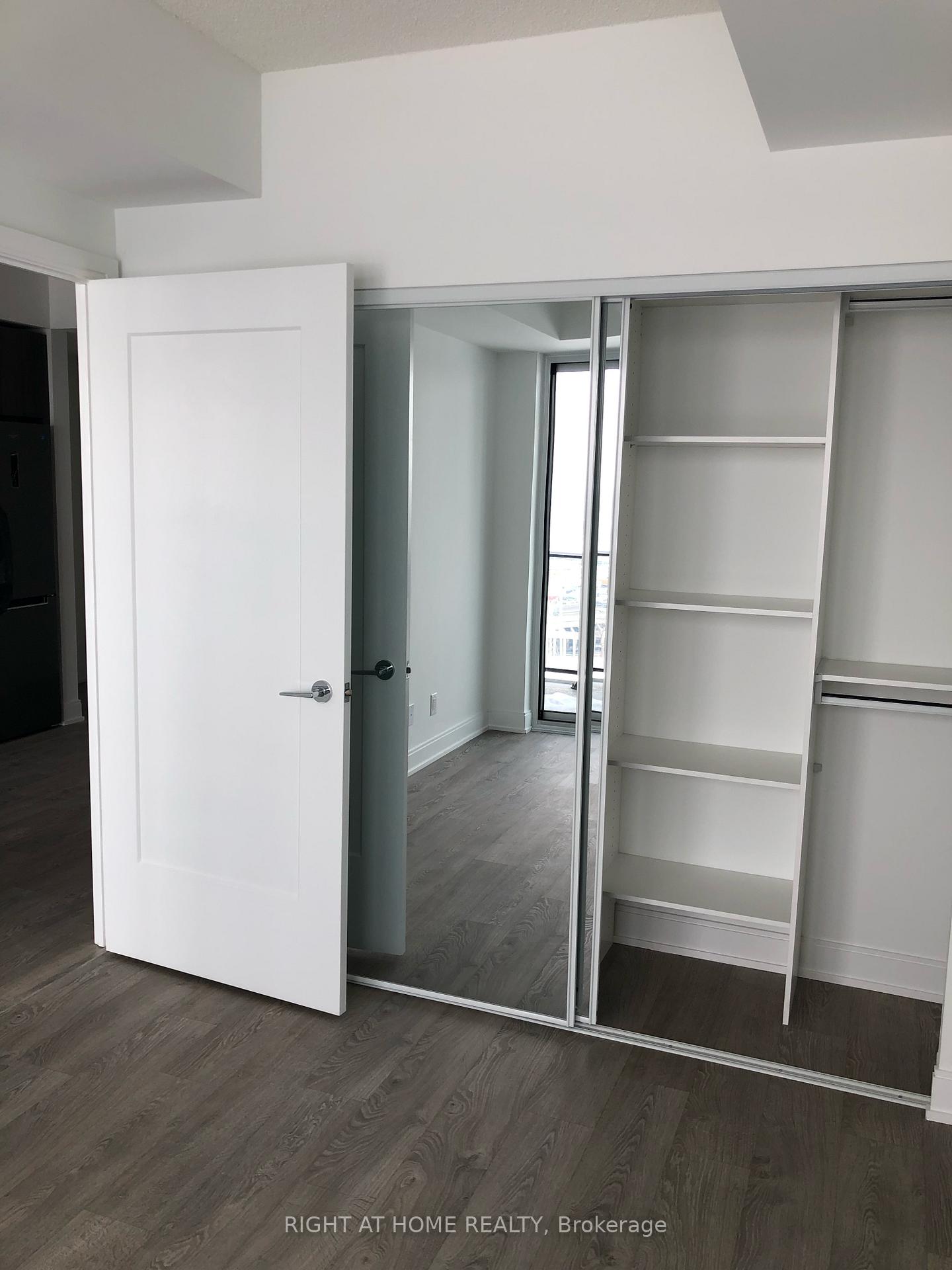 Photo 4 of Unit 2301, 70 Annie Craig Drive, Etobicoke, Mimico — HOMEH