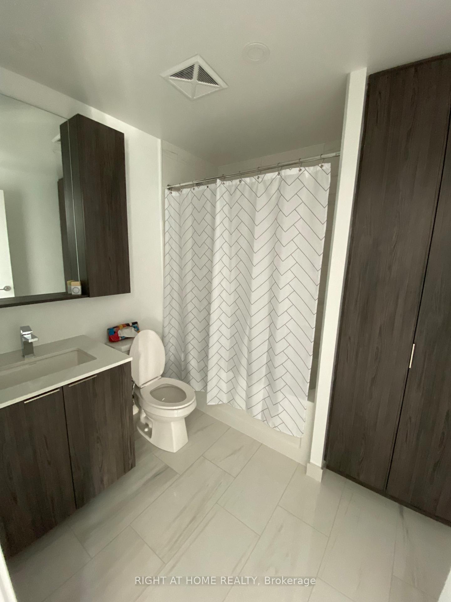 Photo 12 of Unit 2301, 70 Annie Craig Drive, Etobicoke, Mimico — HOMEH