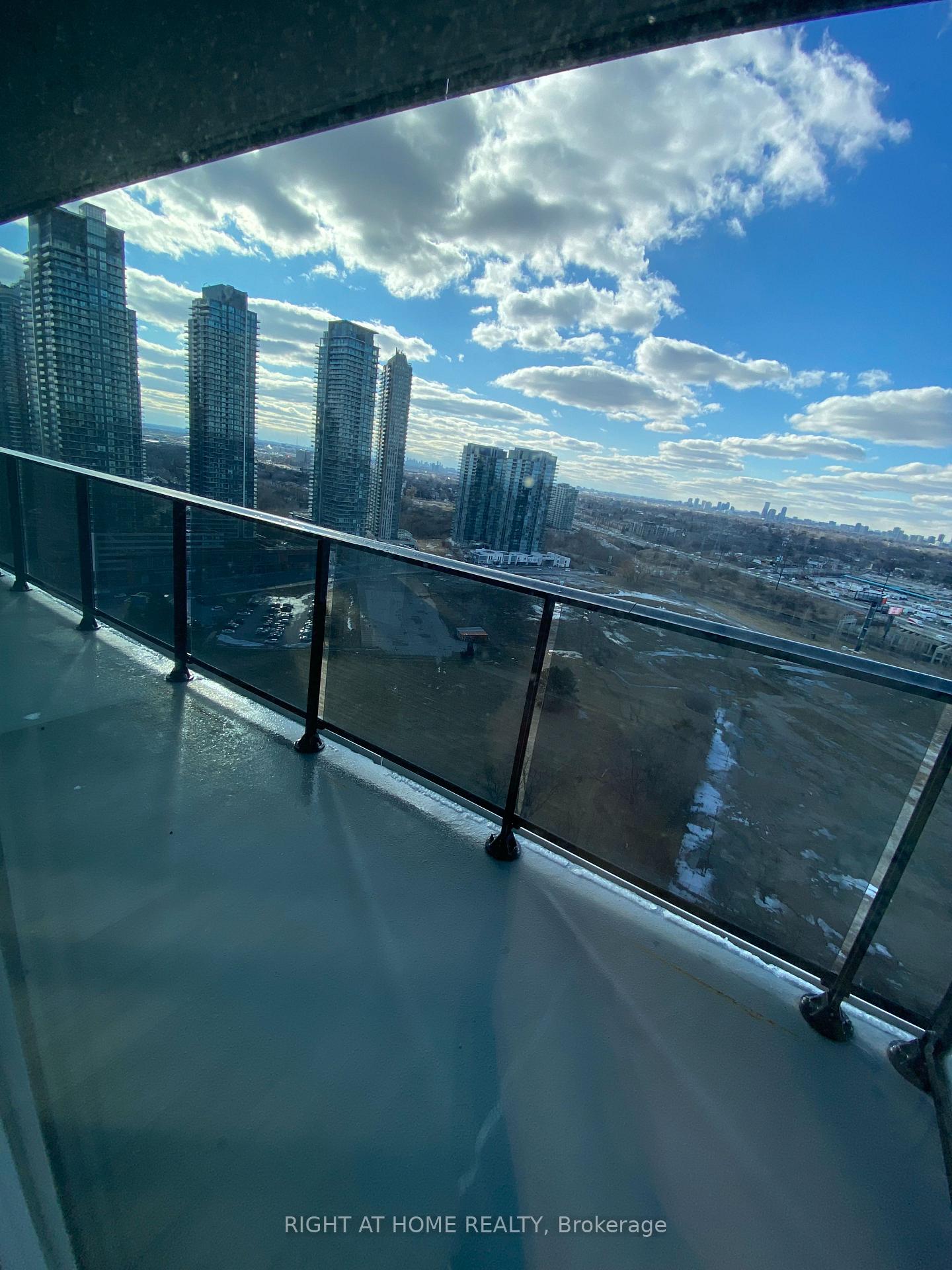 Photo 15 of Unit 2301, 70 Annie Craig Drive, Etobicoke, Mimico — HOMEH