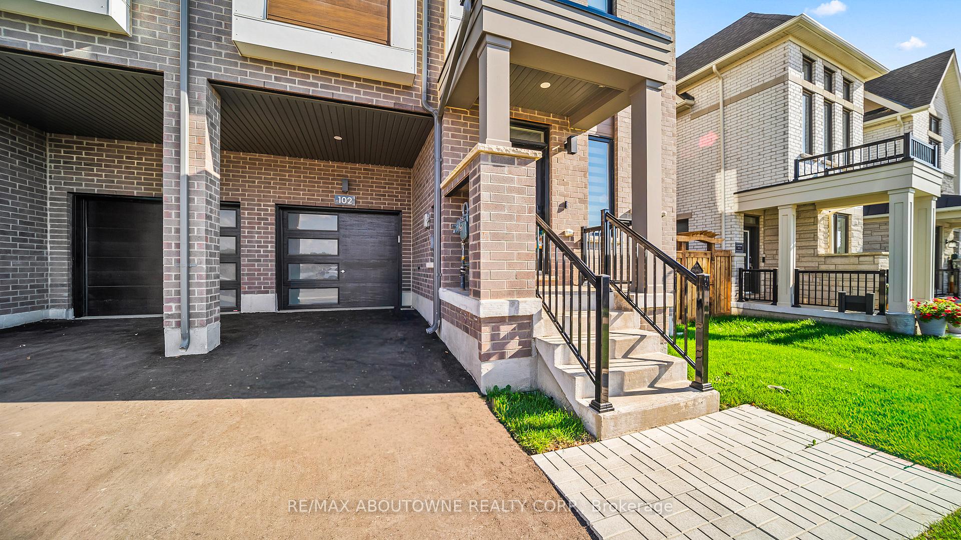Photo 2 of 102 Settlers Road E, Oakville, Glenorchy — HOMEH