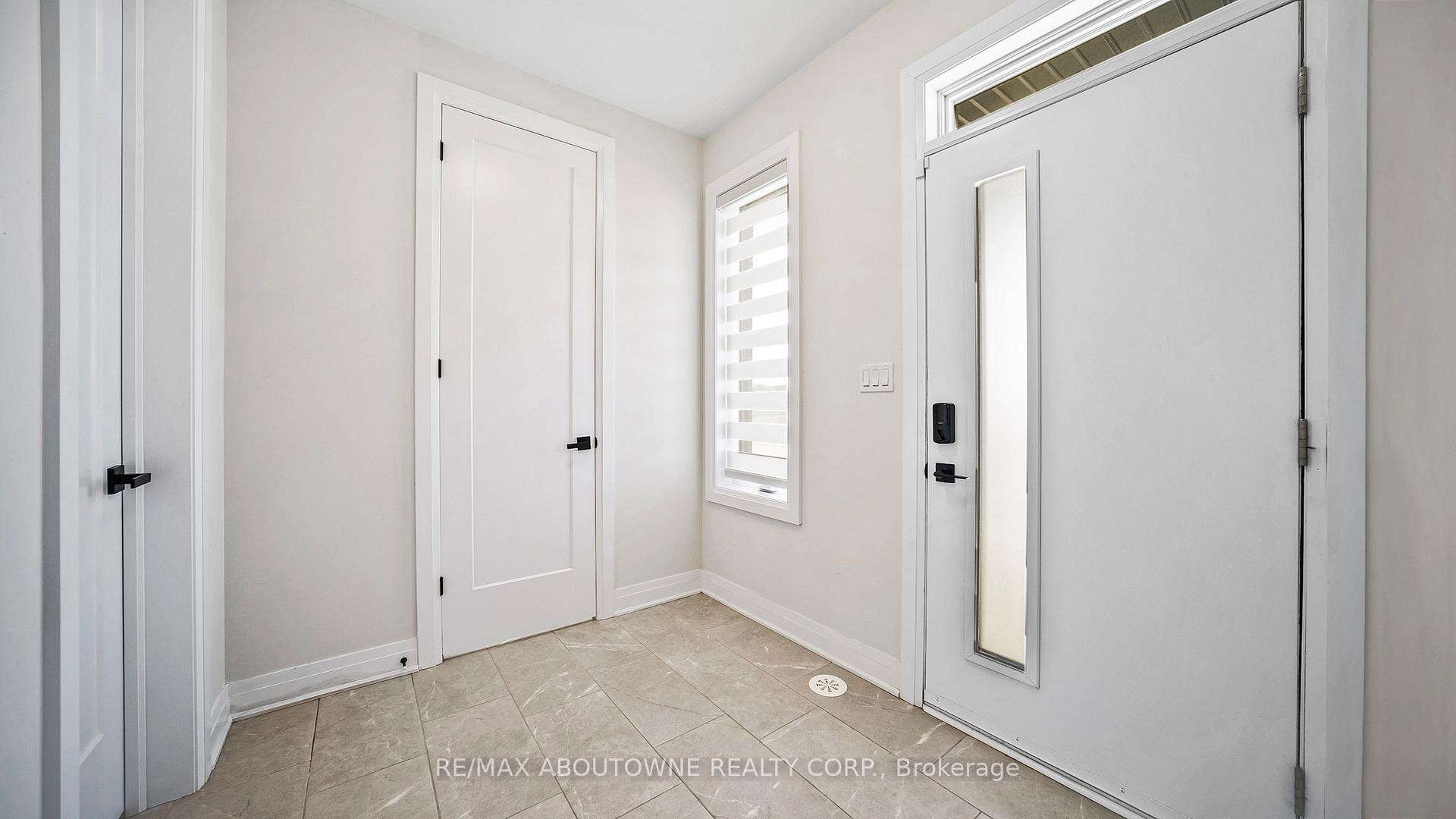 Photo 3 of 102 Settlers Road E, Oakville, Glenorchy — HOMEH