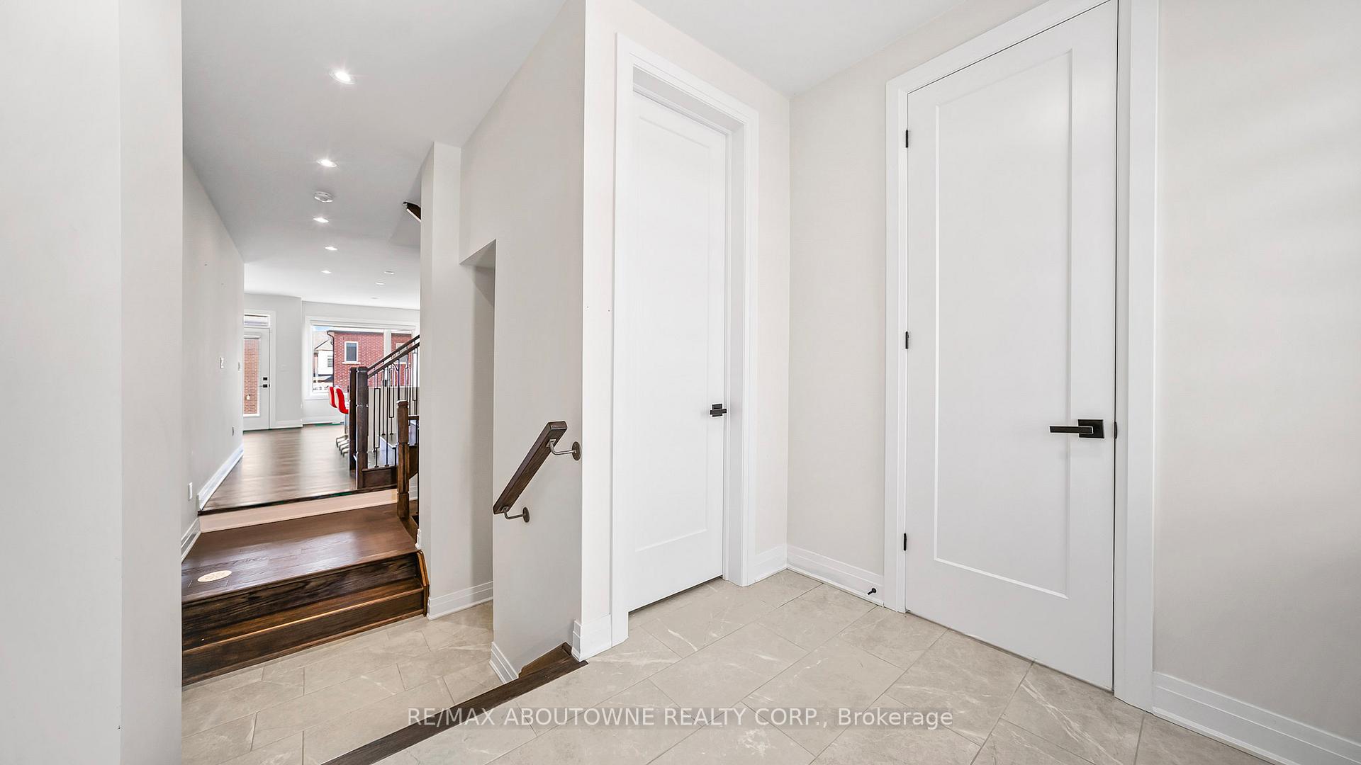 Photo 4 of 102 Settlers Road E, Oakville, Glenorchy — HOMEH